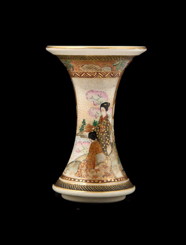 Satsuma trumpet jar