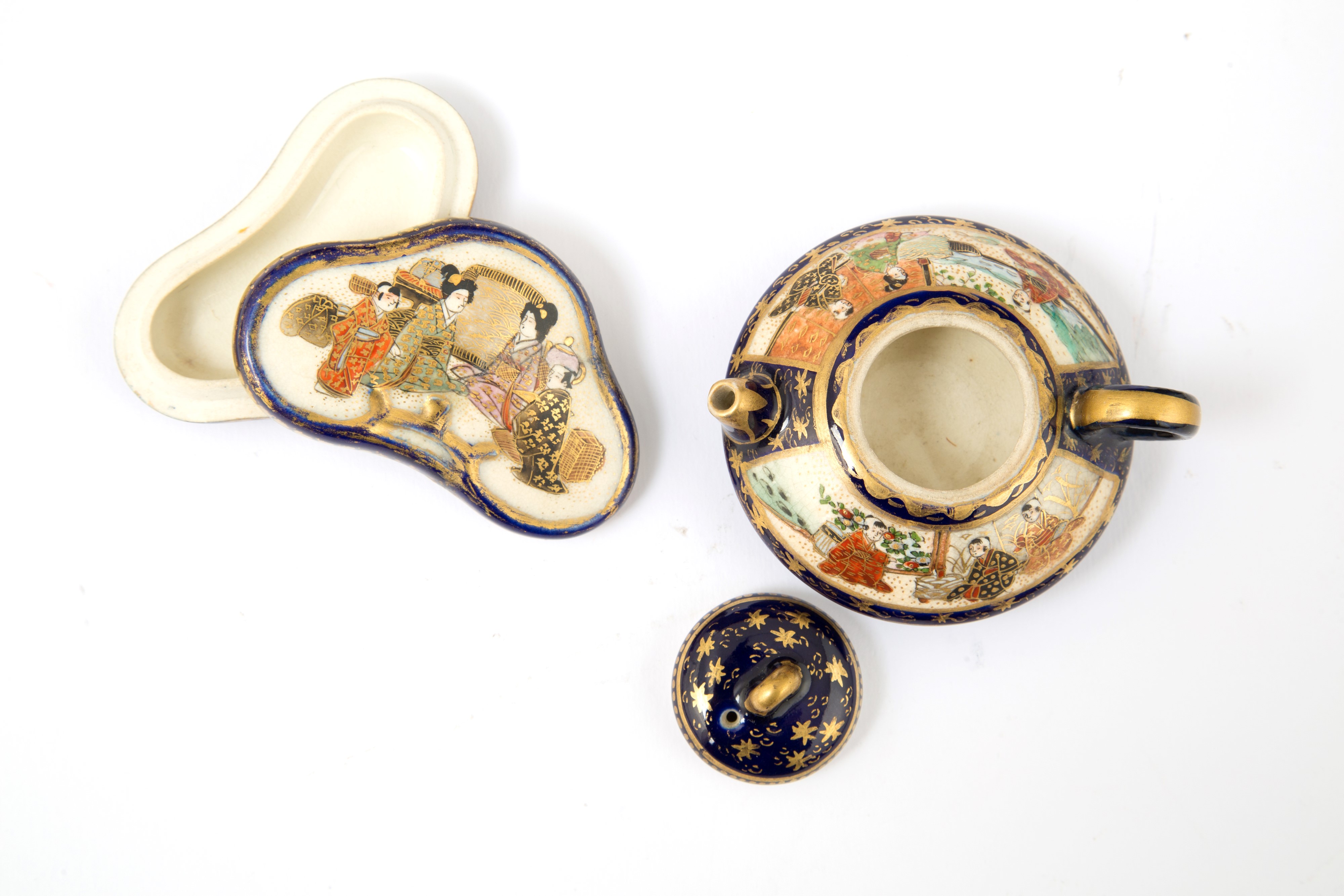 Vasetto, teiera, ciotolina e scatolina Satsuma