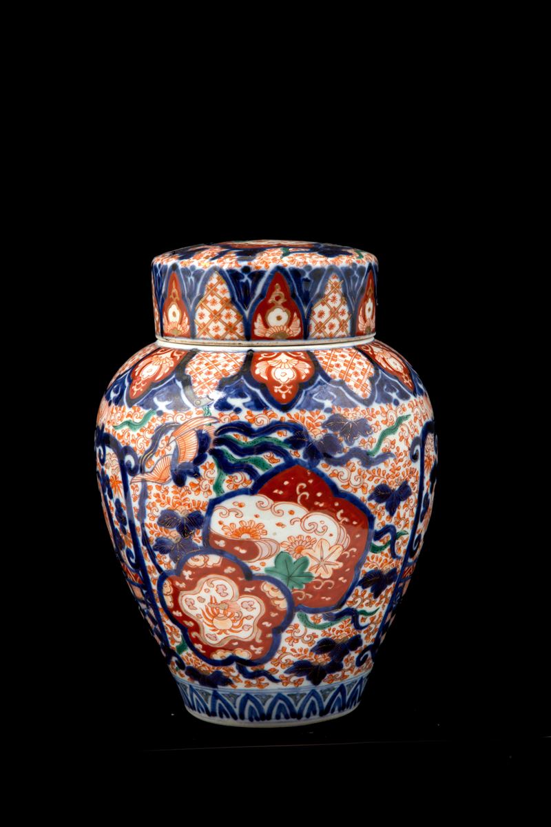 Vaso con coperchio Imari