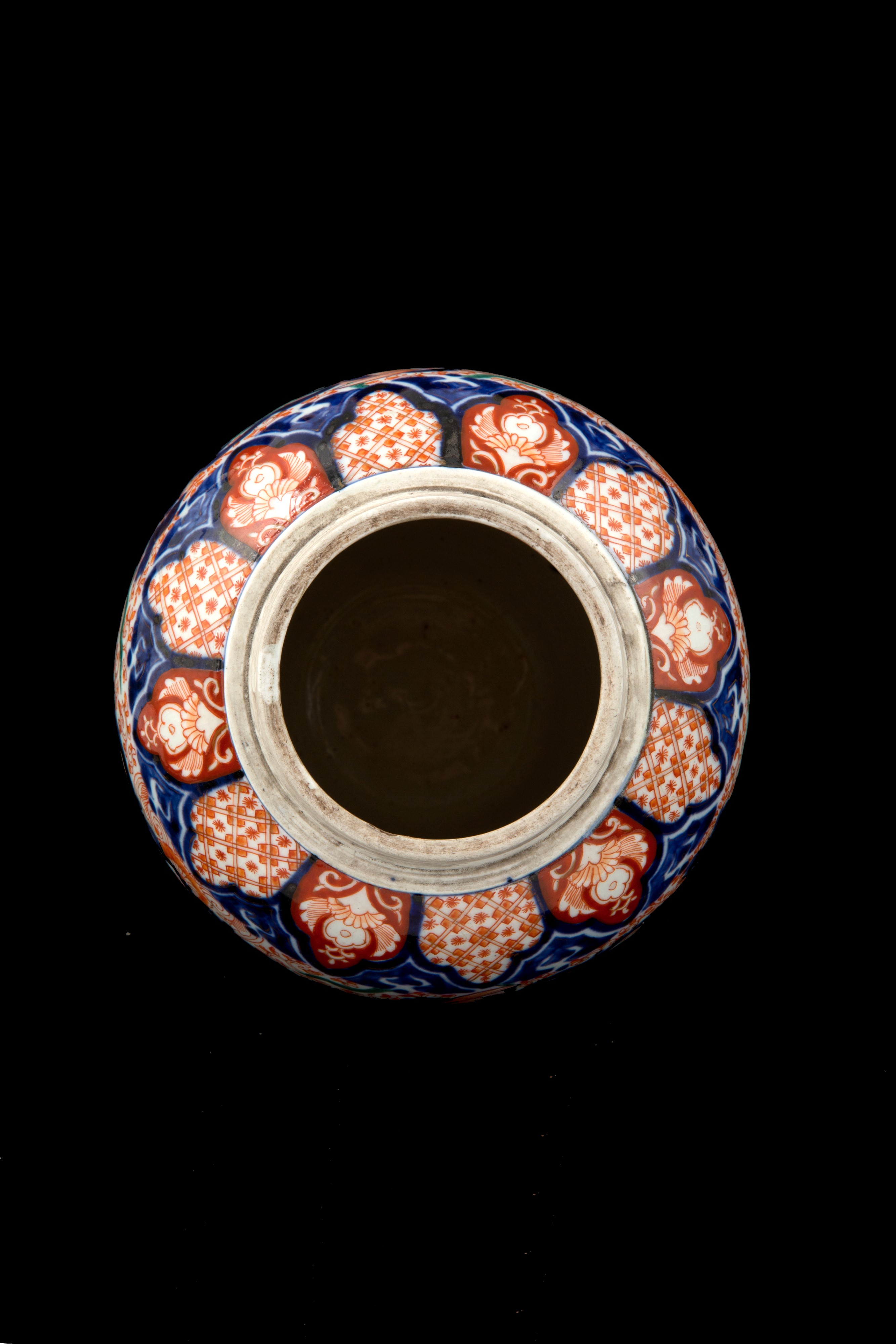 Vaso con coperchio Imari