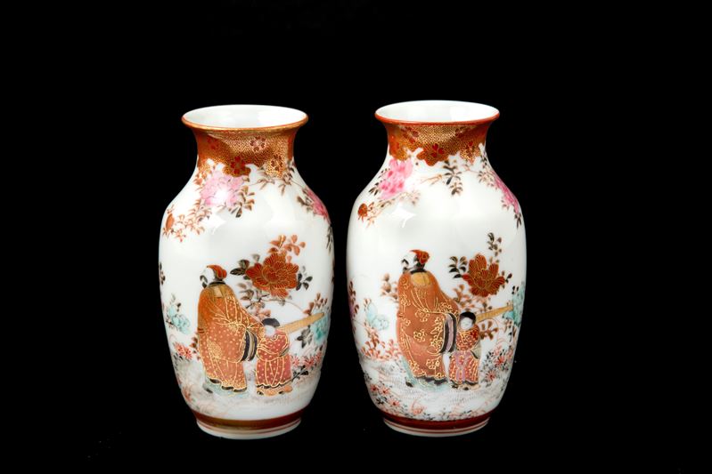 Coppia di vasetti Imari