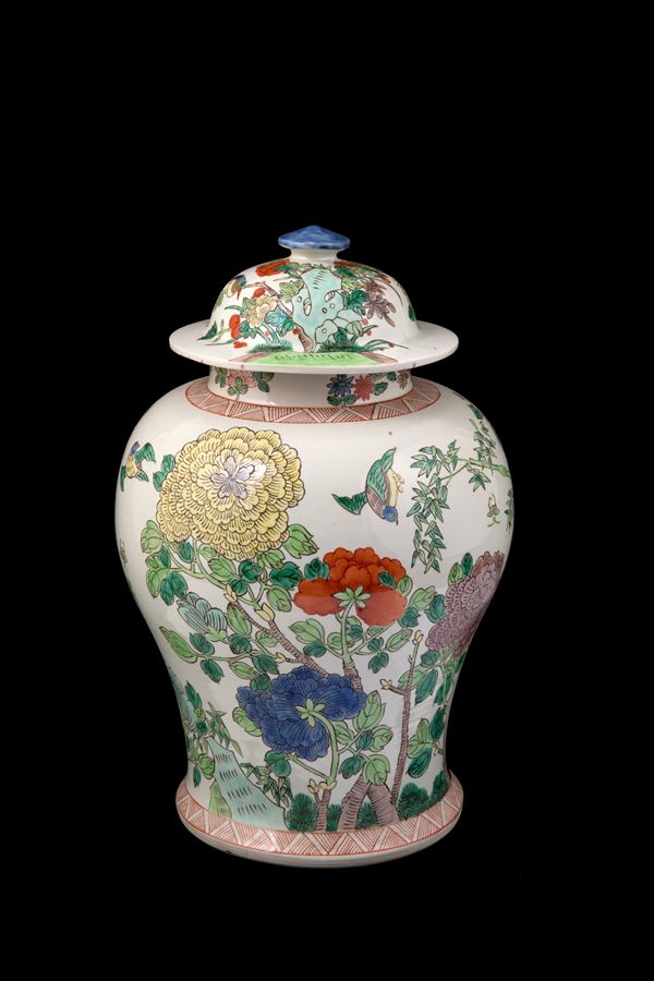 Potiche with lid