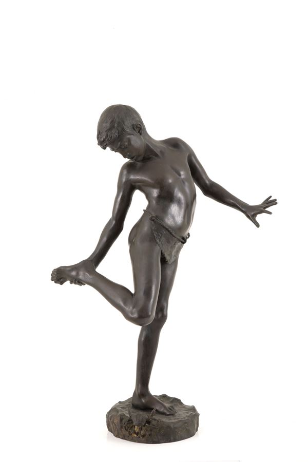 ANNIBALE DE LOTTO - Scultura in bronzo "RAGAZZO MORSO DAL GRANCHIO"