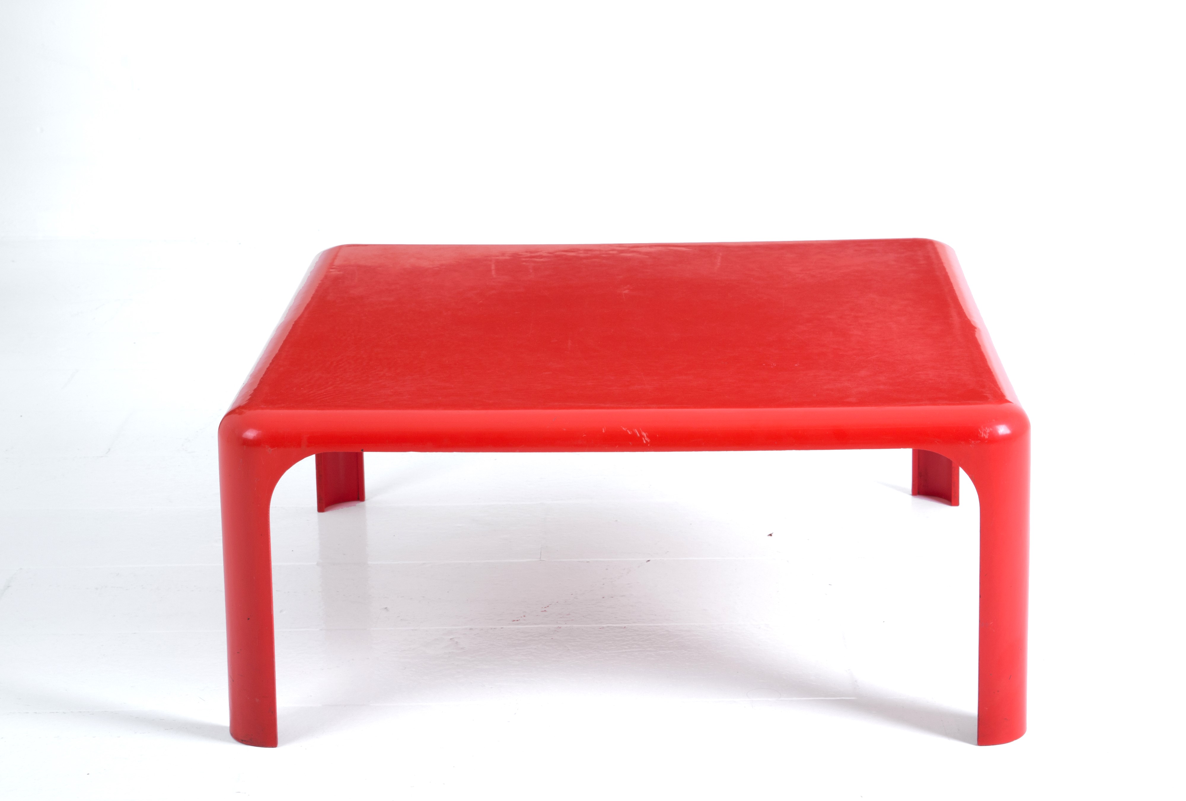 Vico Magistretti - Tavolino Demetrio 70 per Artemide