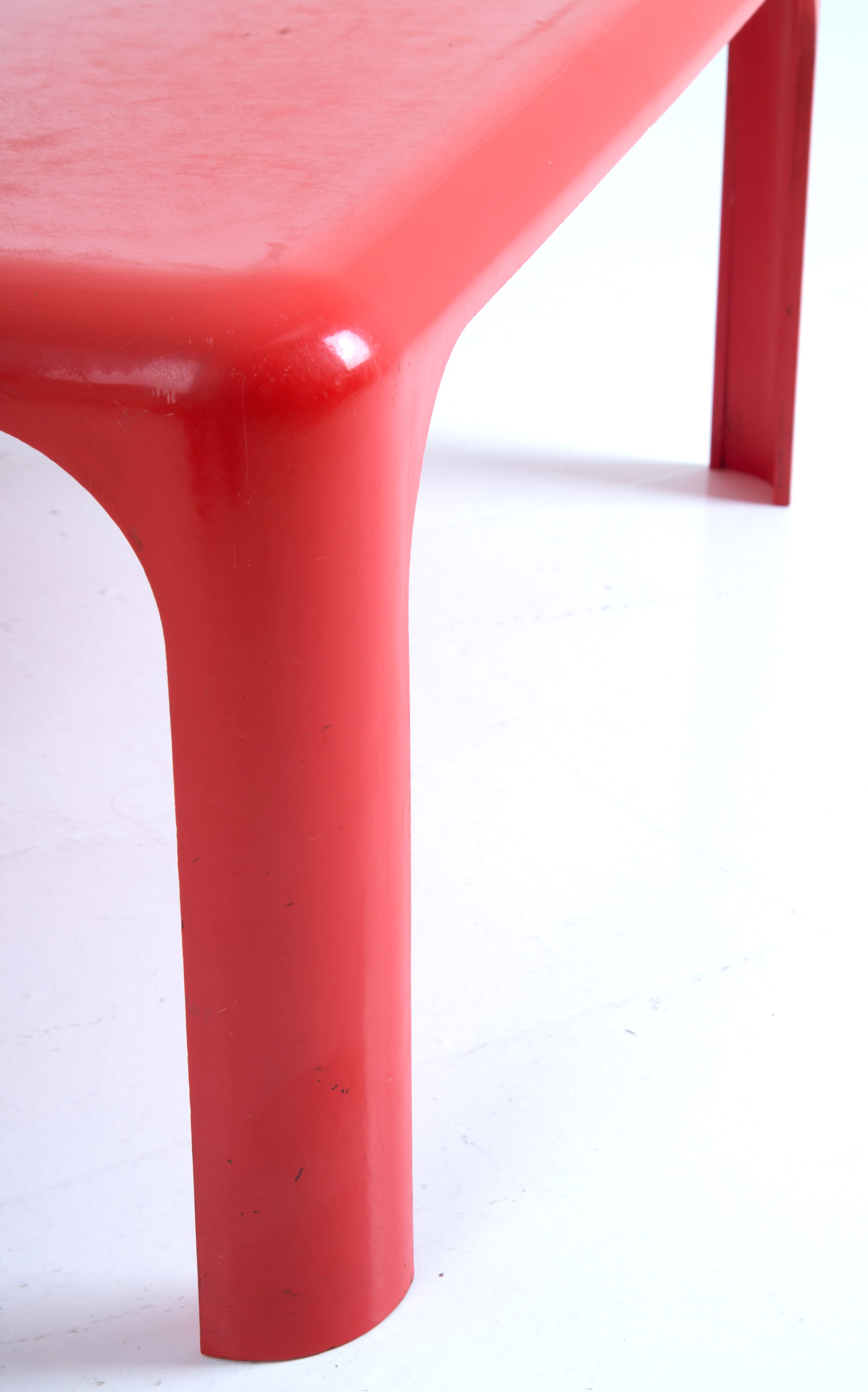 Vico Magistretti - Tavolino Demetrio 70 per Artemide