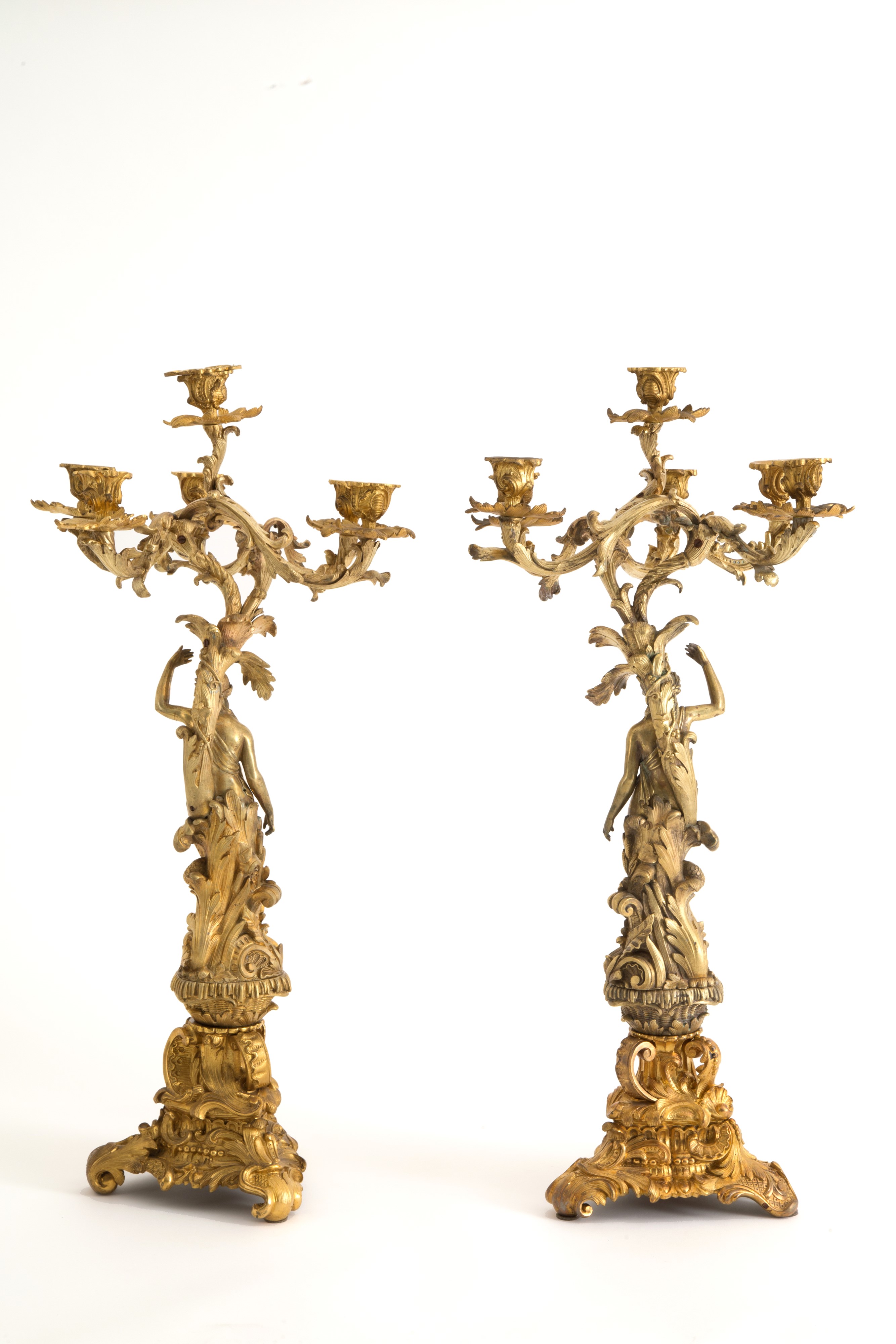 Coppia di candelabri in bronzo