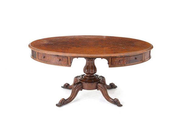 Oval desk-table