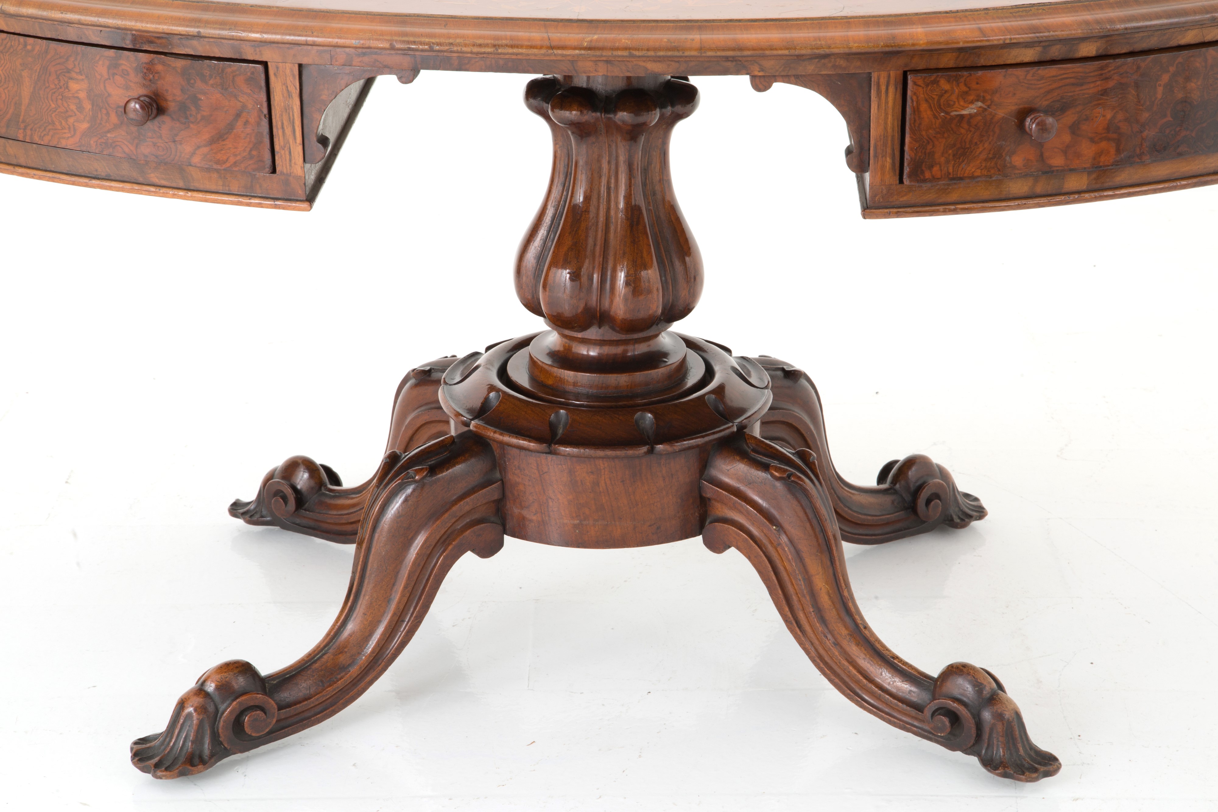 Tavolo-scrittoio ovale