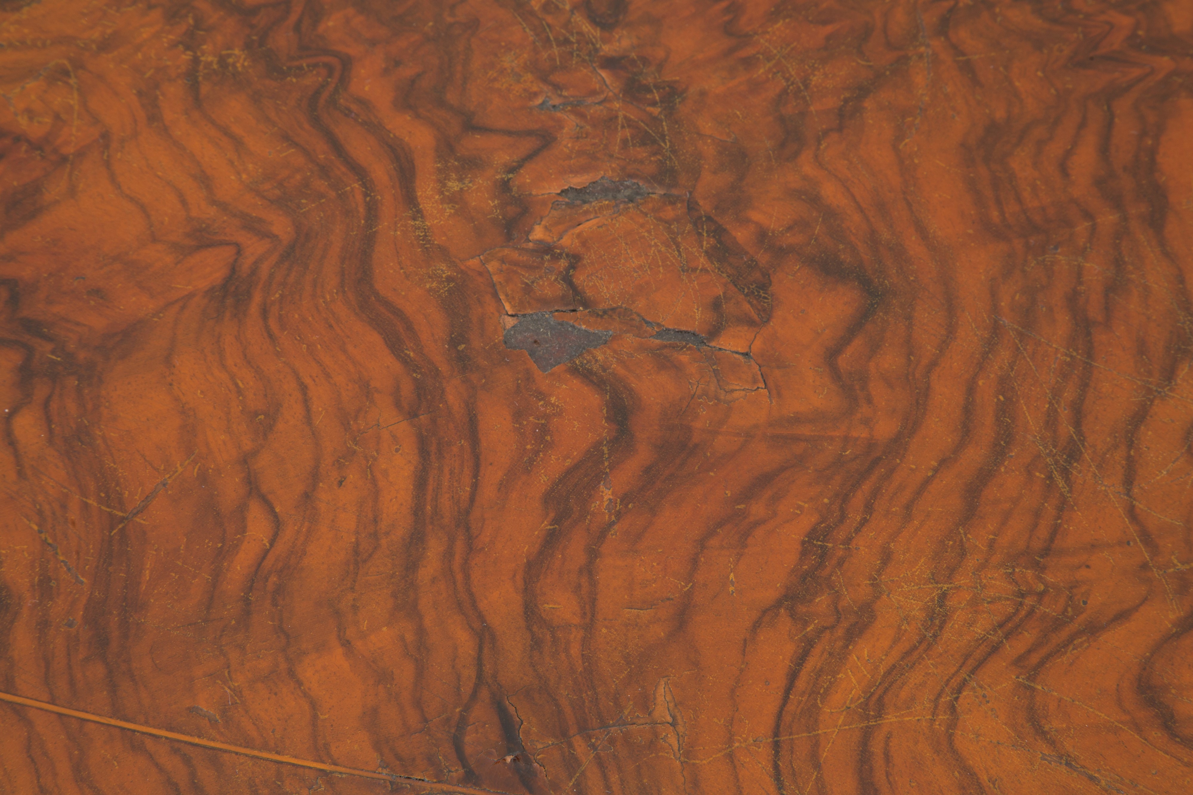 Tavolo-scrittoio ovale