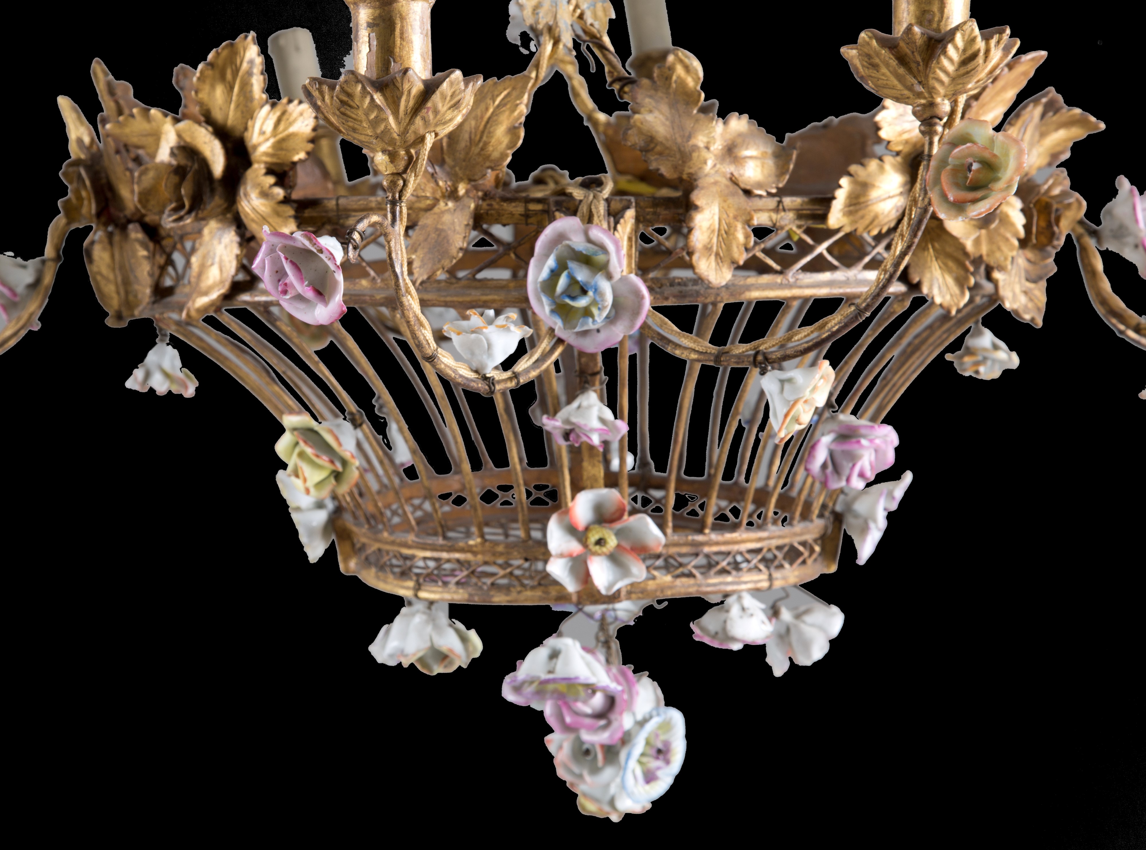 Lampadario a cestello con fiori