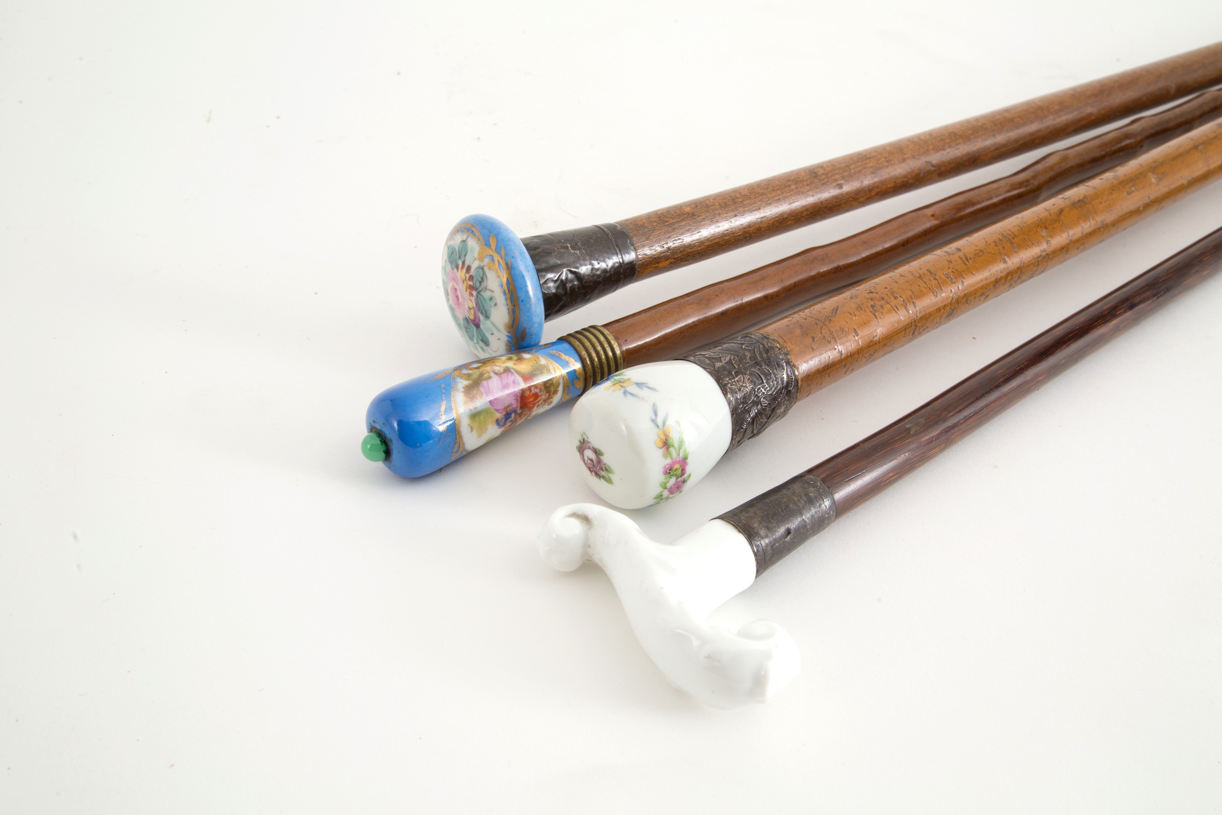 Undici bastoni da passeggio