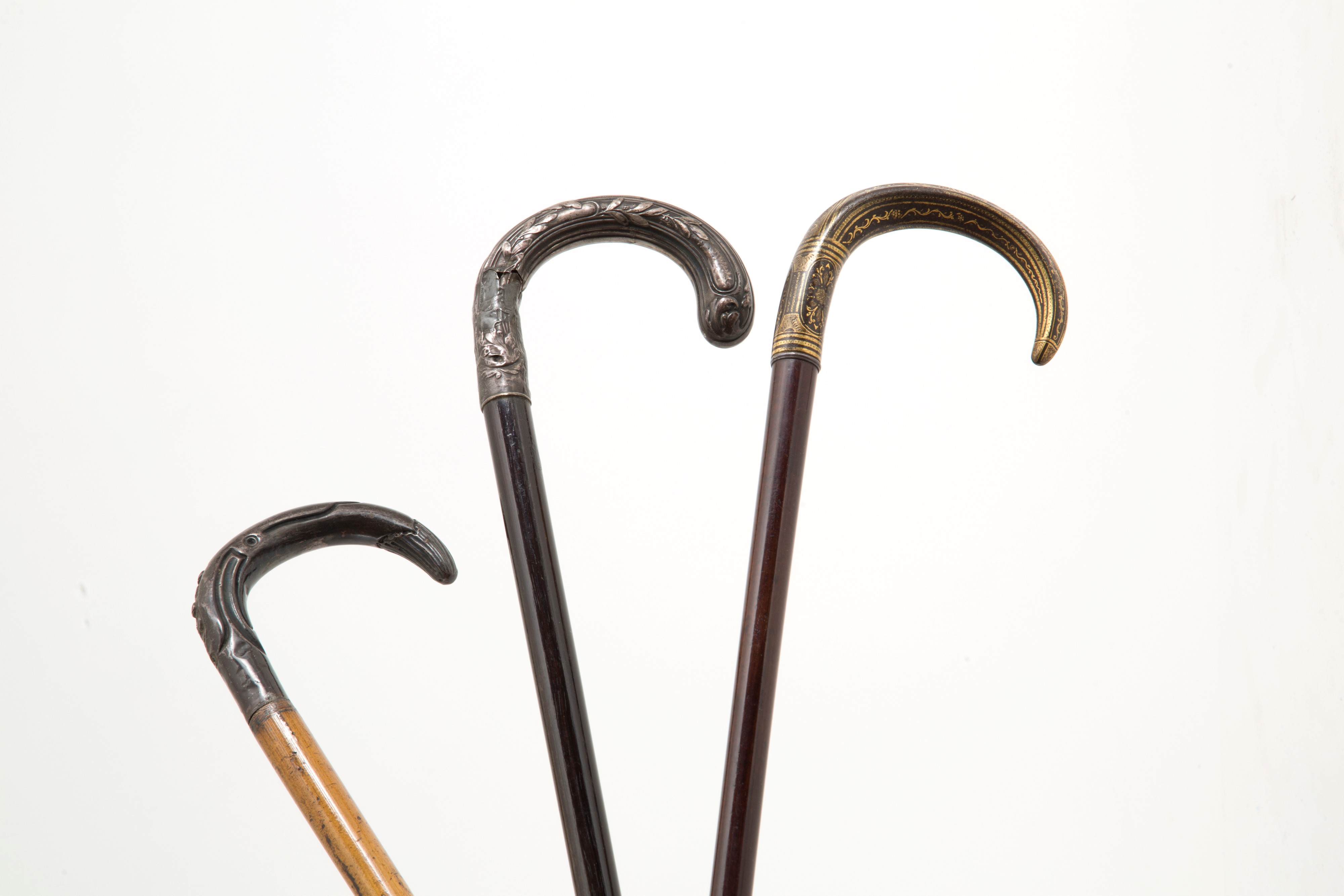 Undici bastoni da passeggio