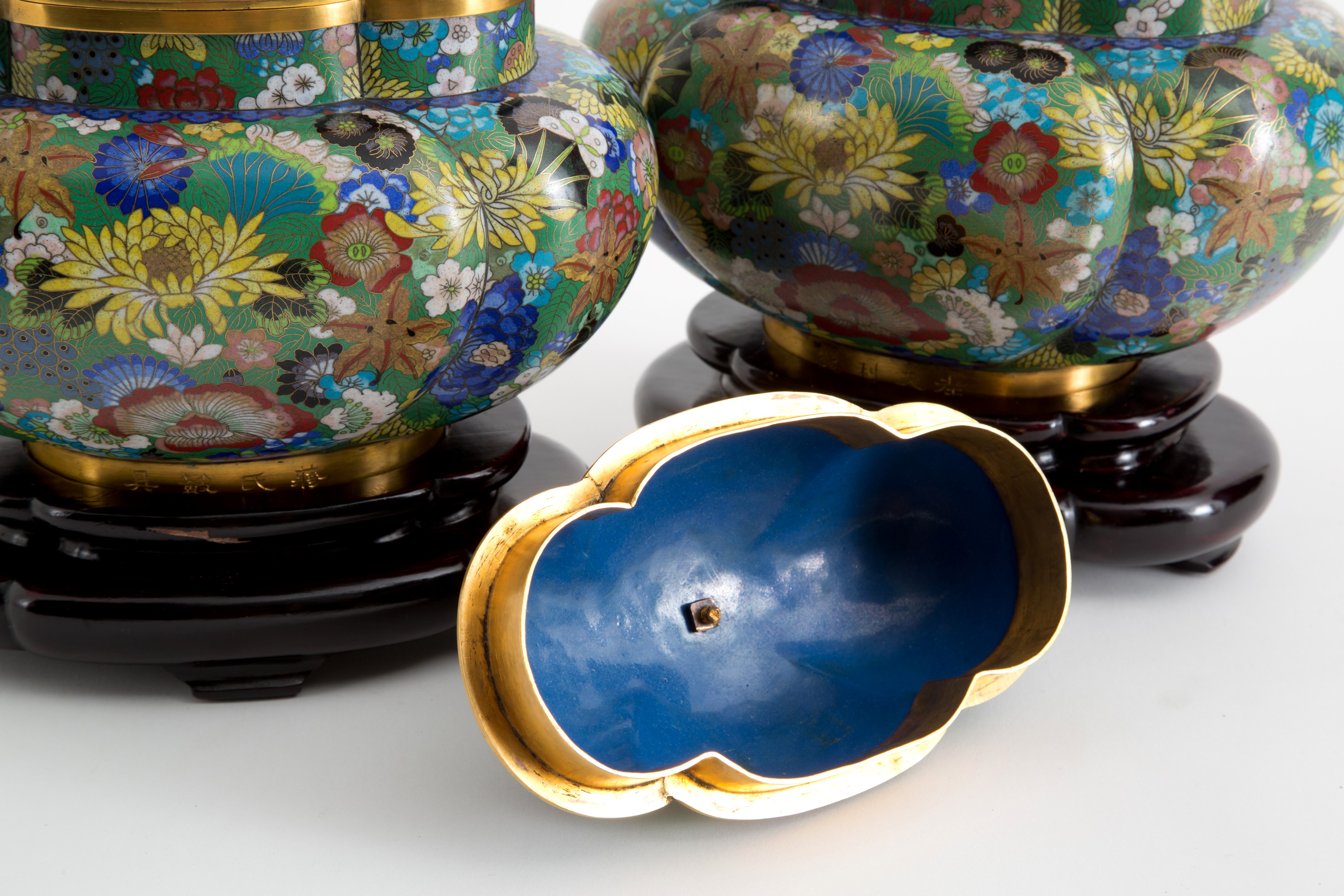 Coppia di vasi cloisonné