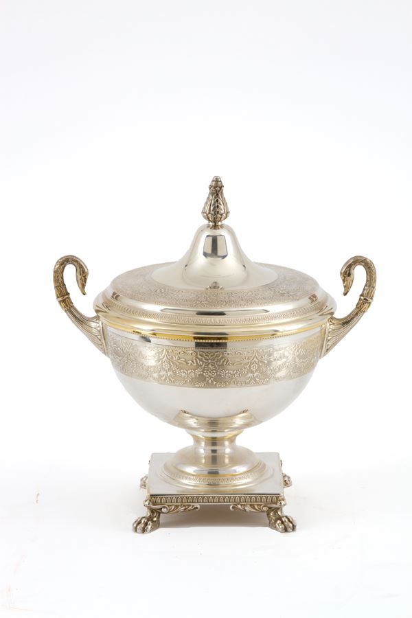 Tureen in 800 silver