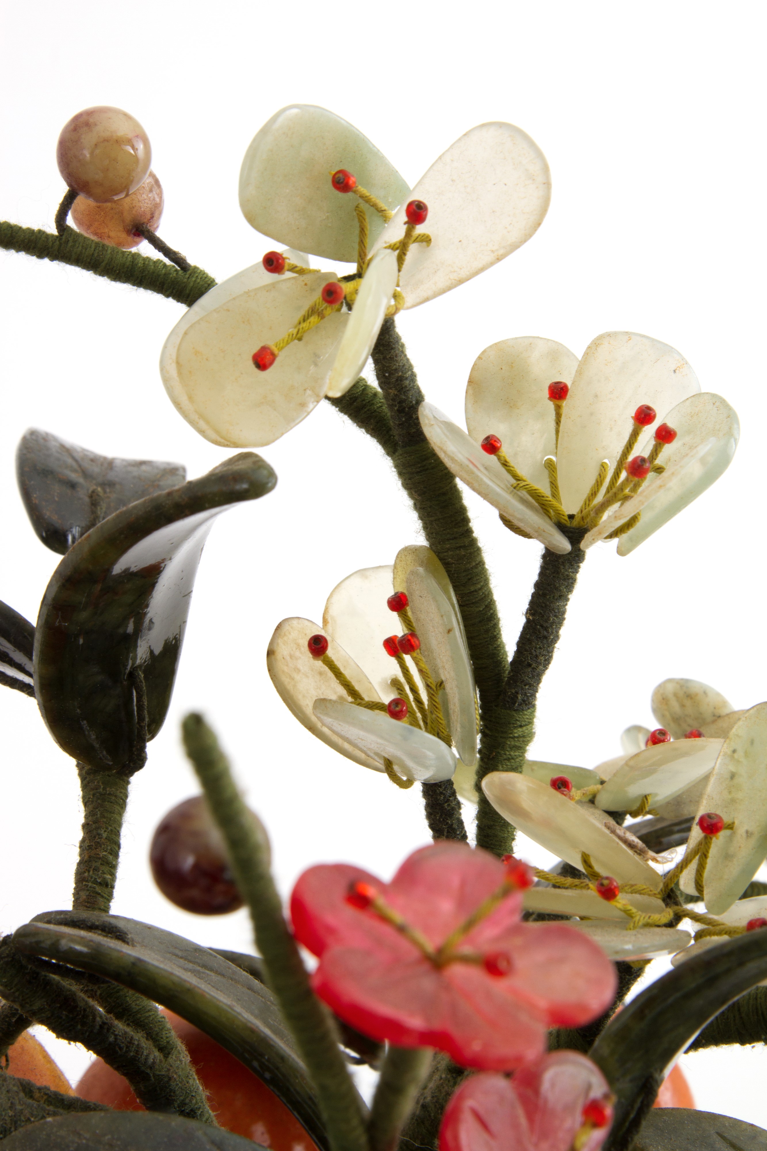 Cesto di fiori e frutta in pietre dure