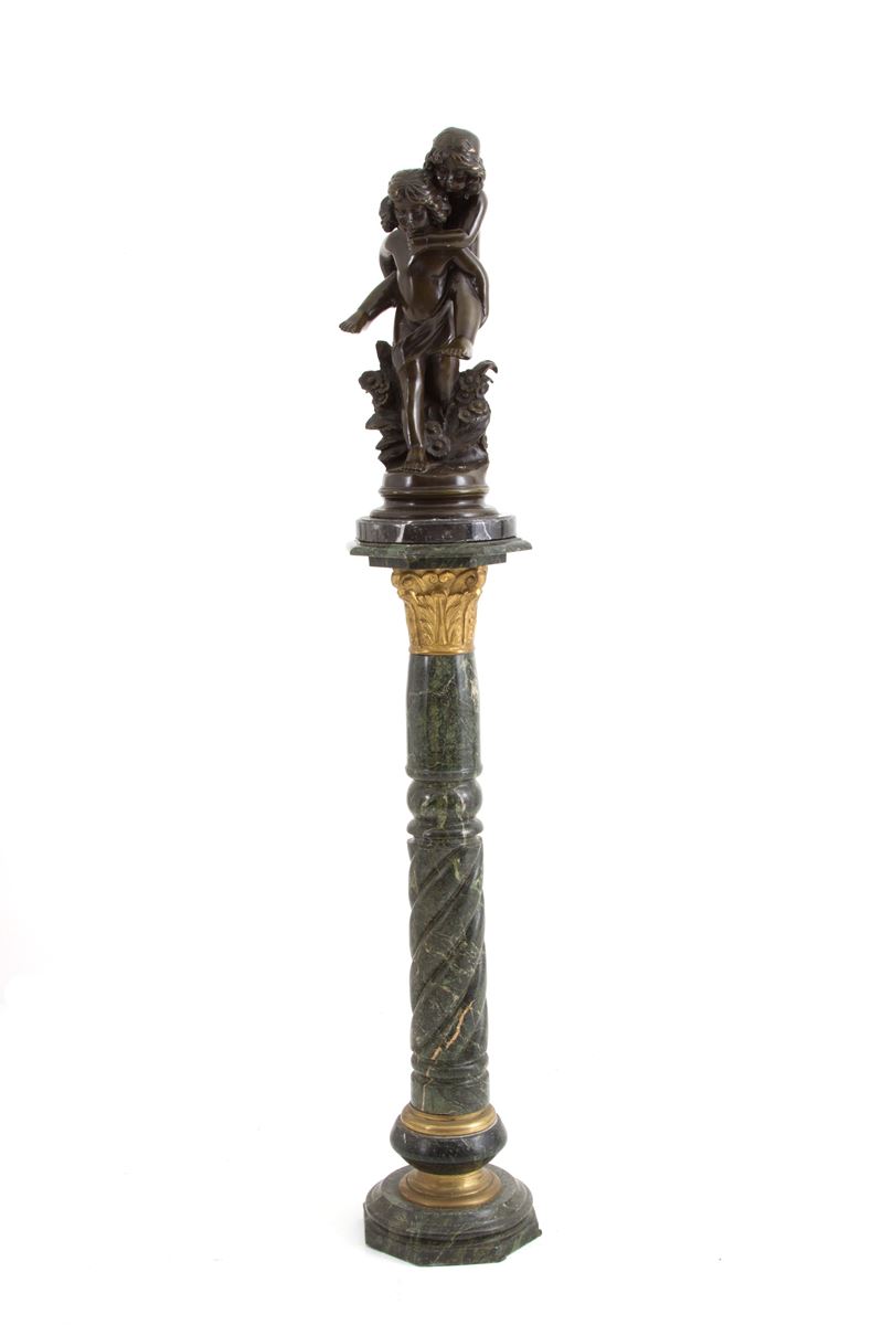 Scultura in Bronzo "bimbi che Giocano" su Colonna