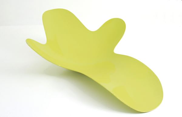 MONICA GRAFFEO - Lazy Mary lime green lacquered chaise longue for DISGUINCIO