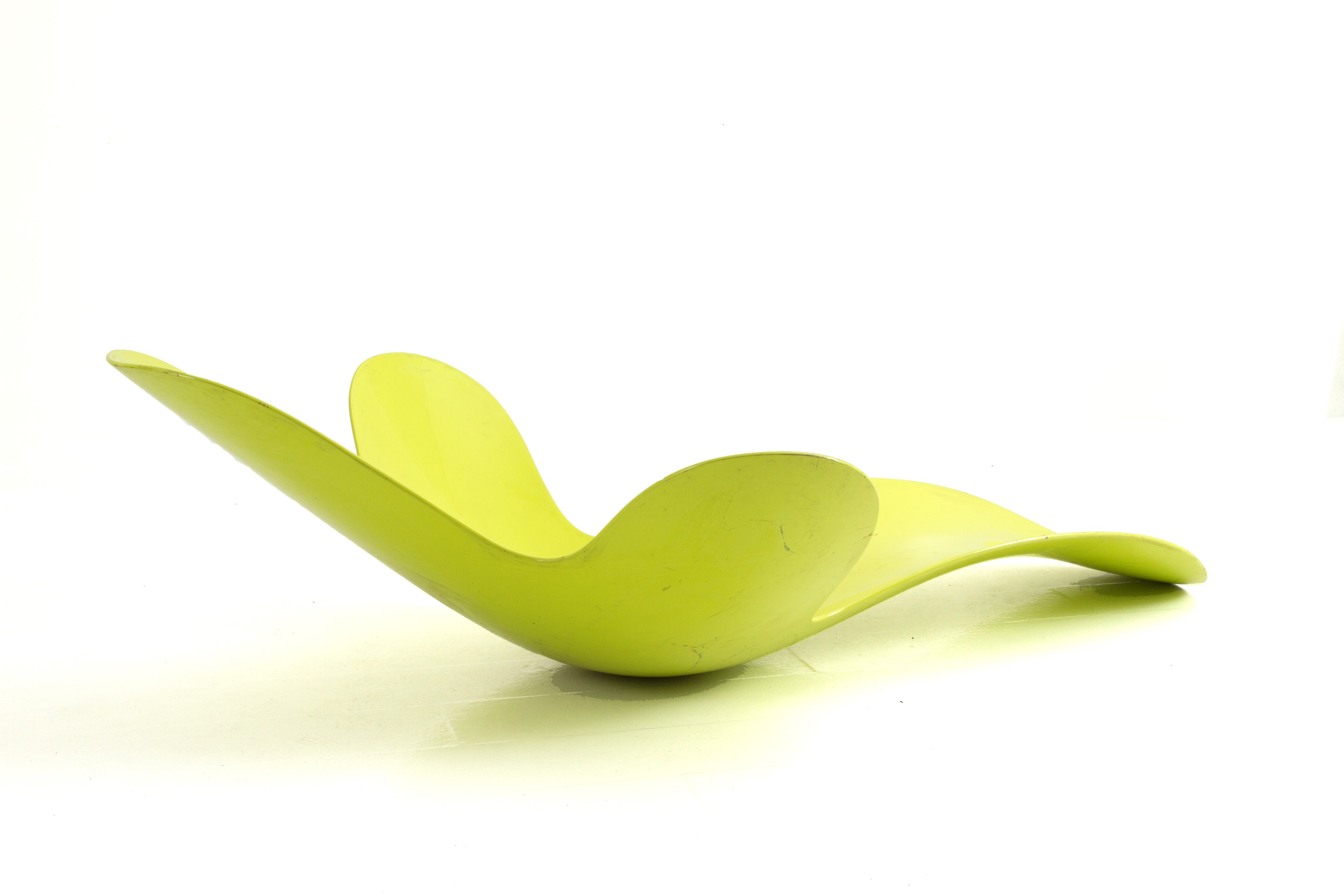 Monica Graffeo - Chaise Longue Lazy Mary Laccata Verde Lime per Disguincio
