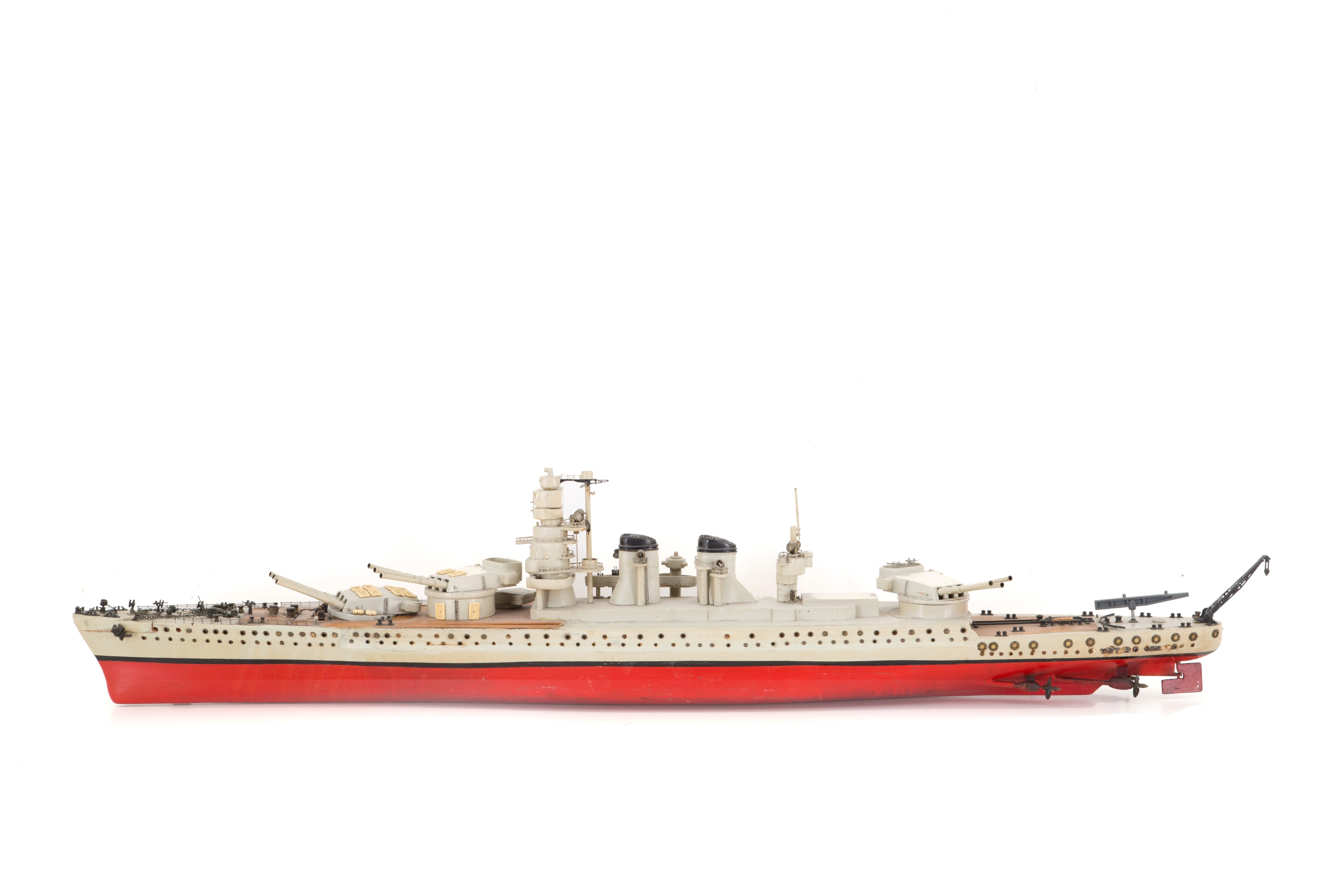 Modellino di nave da guerra Vittorio Veneto