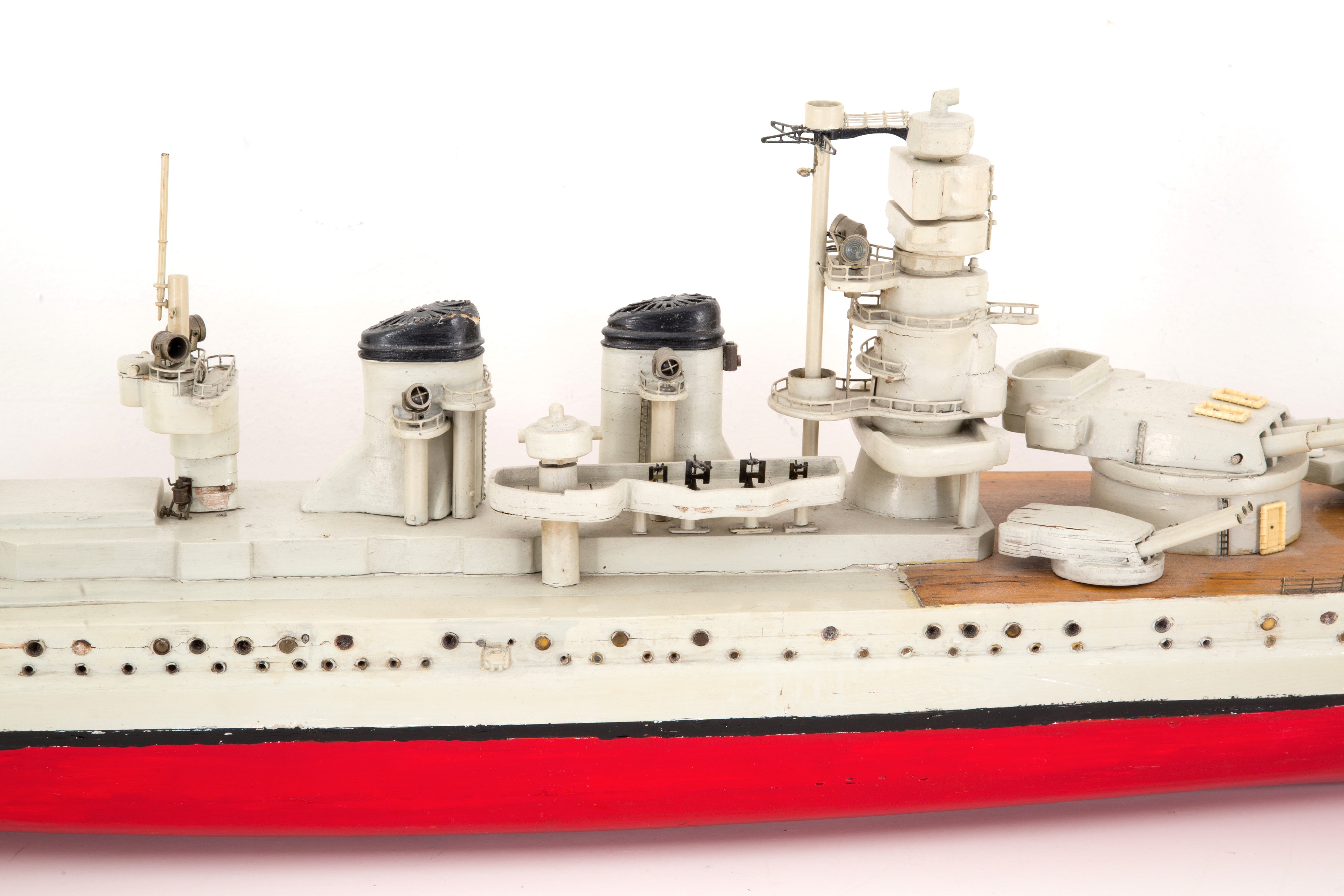 Modellino di nave da guerra Vittorio Veneto