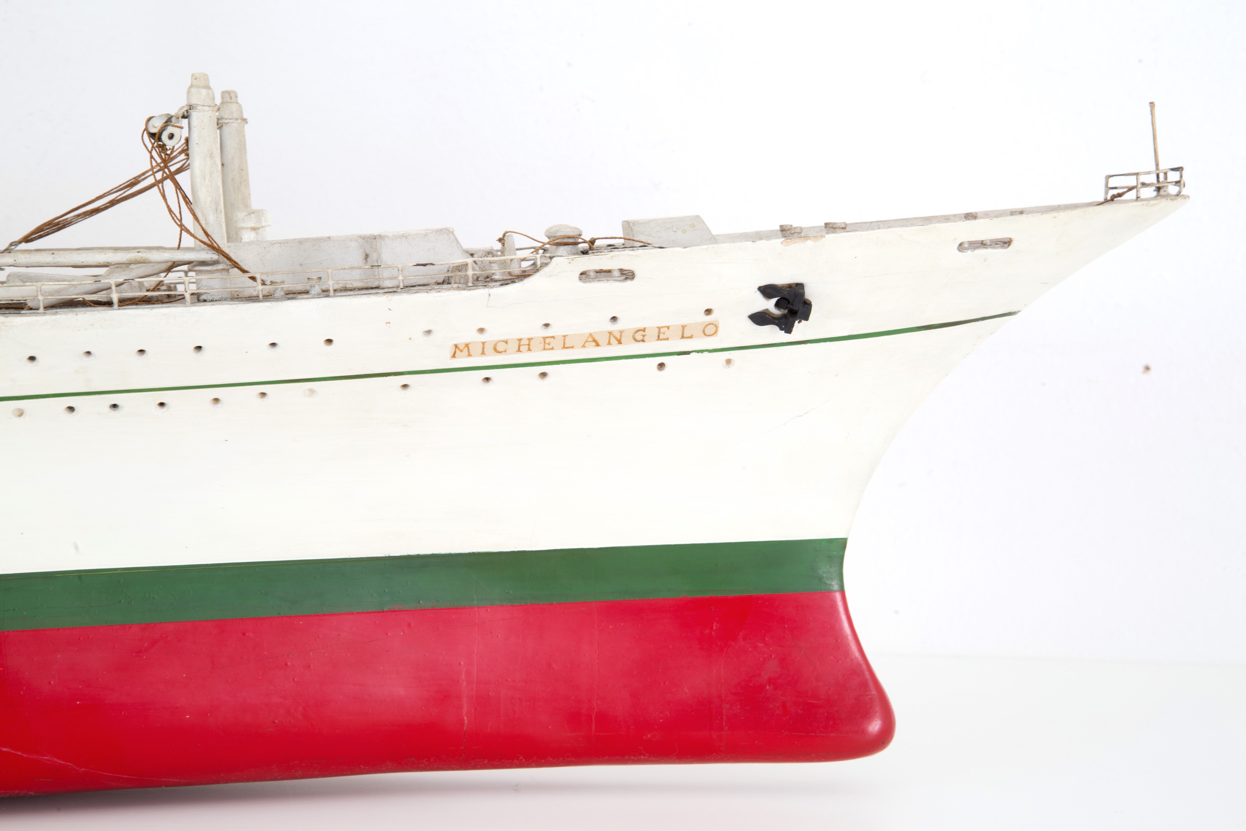 Modellino di nave da crociera Michelangelo