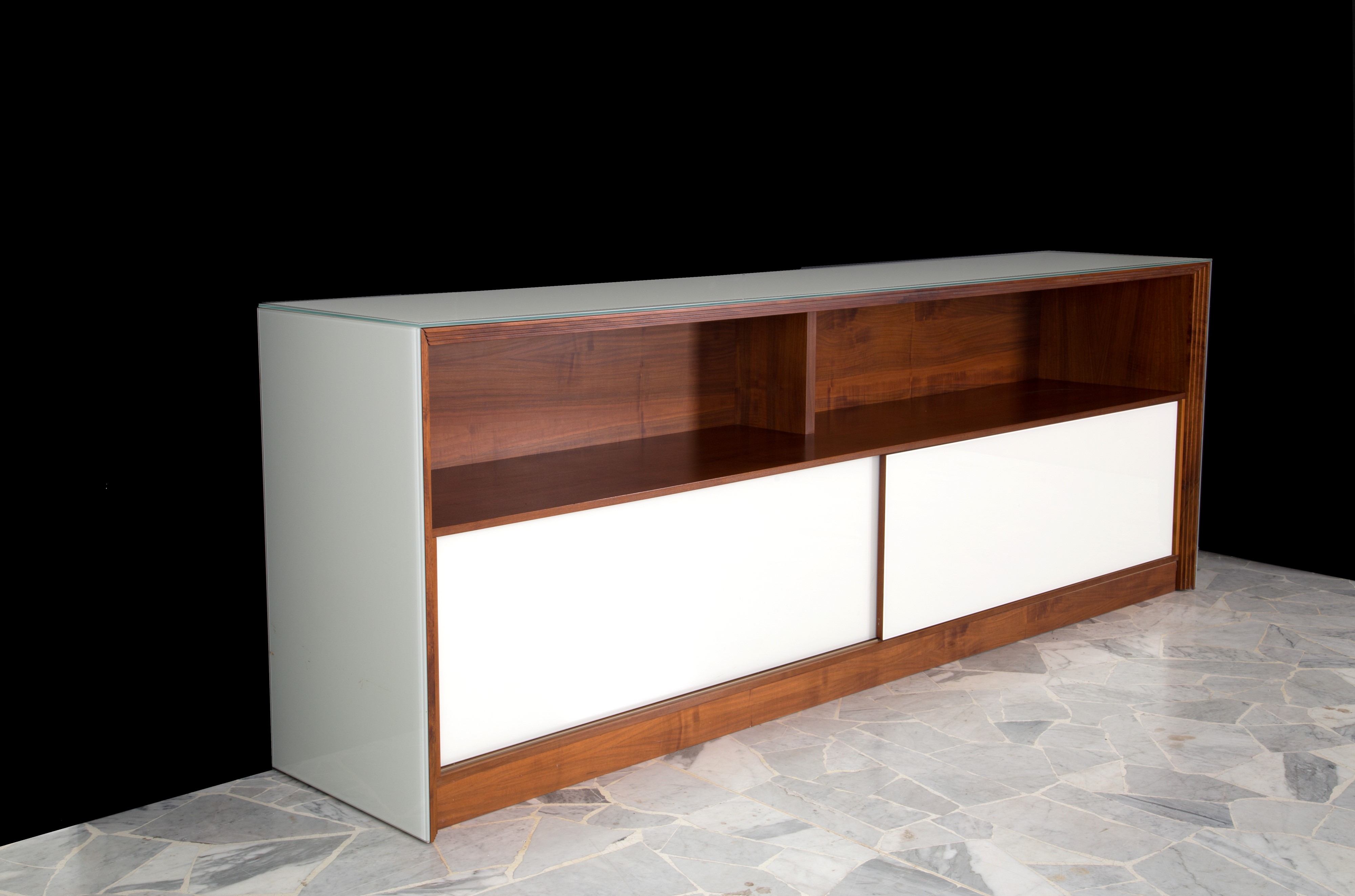 Grande Credenza in Legno e Vetro Lattimo