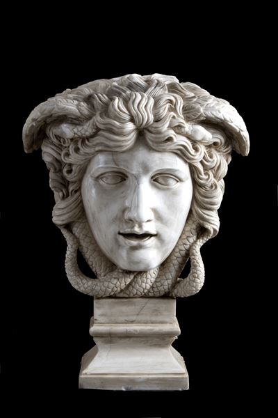 Busto in Marmo "medusa"