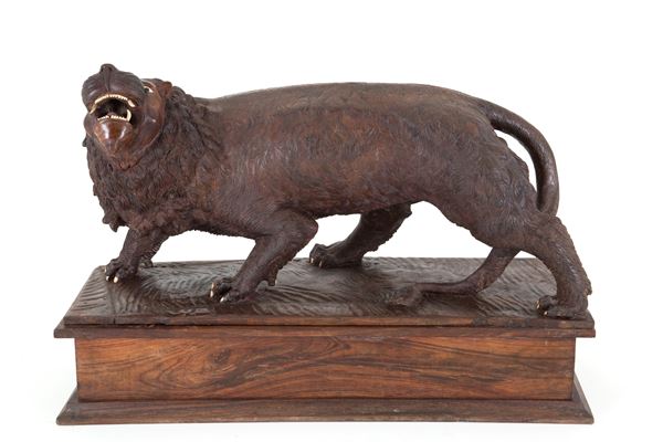 Wooden sculpture "LION"