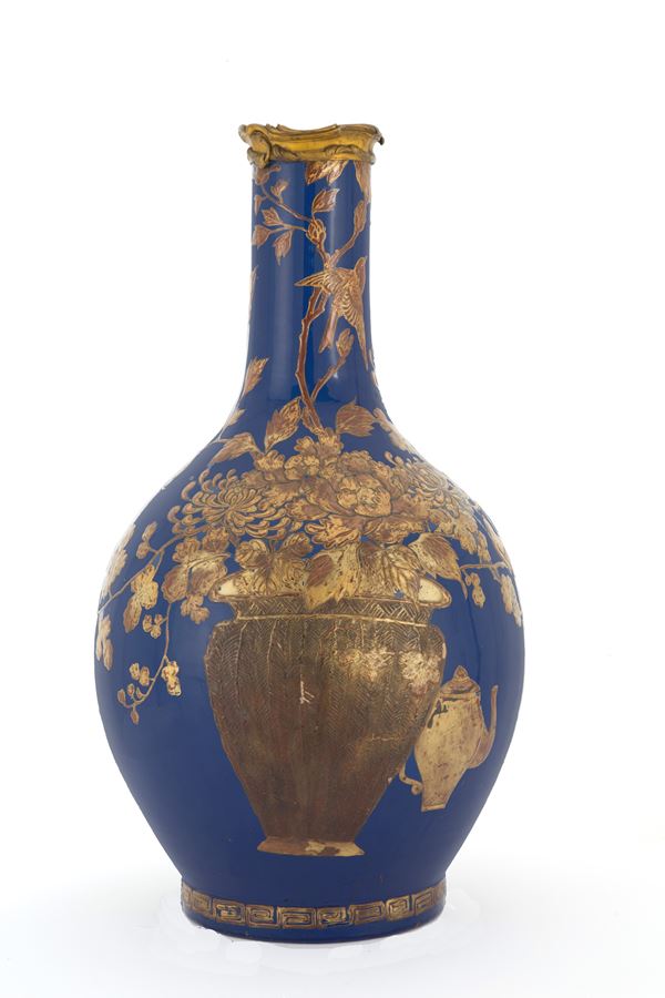 Vaso in porcellana blu e oro