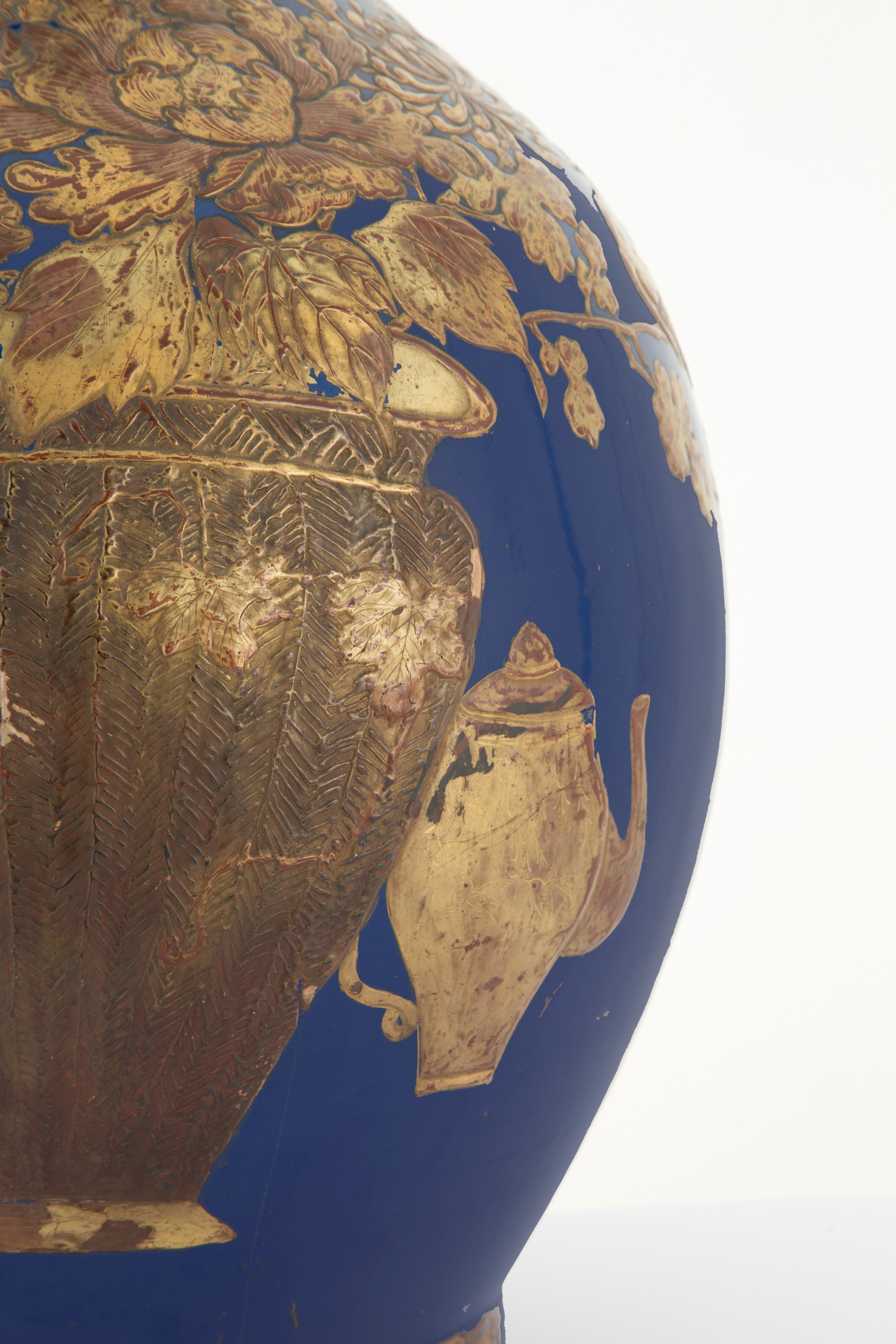 Vaso in porcellana blu e oro