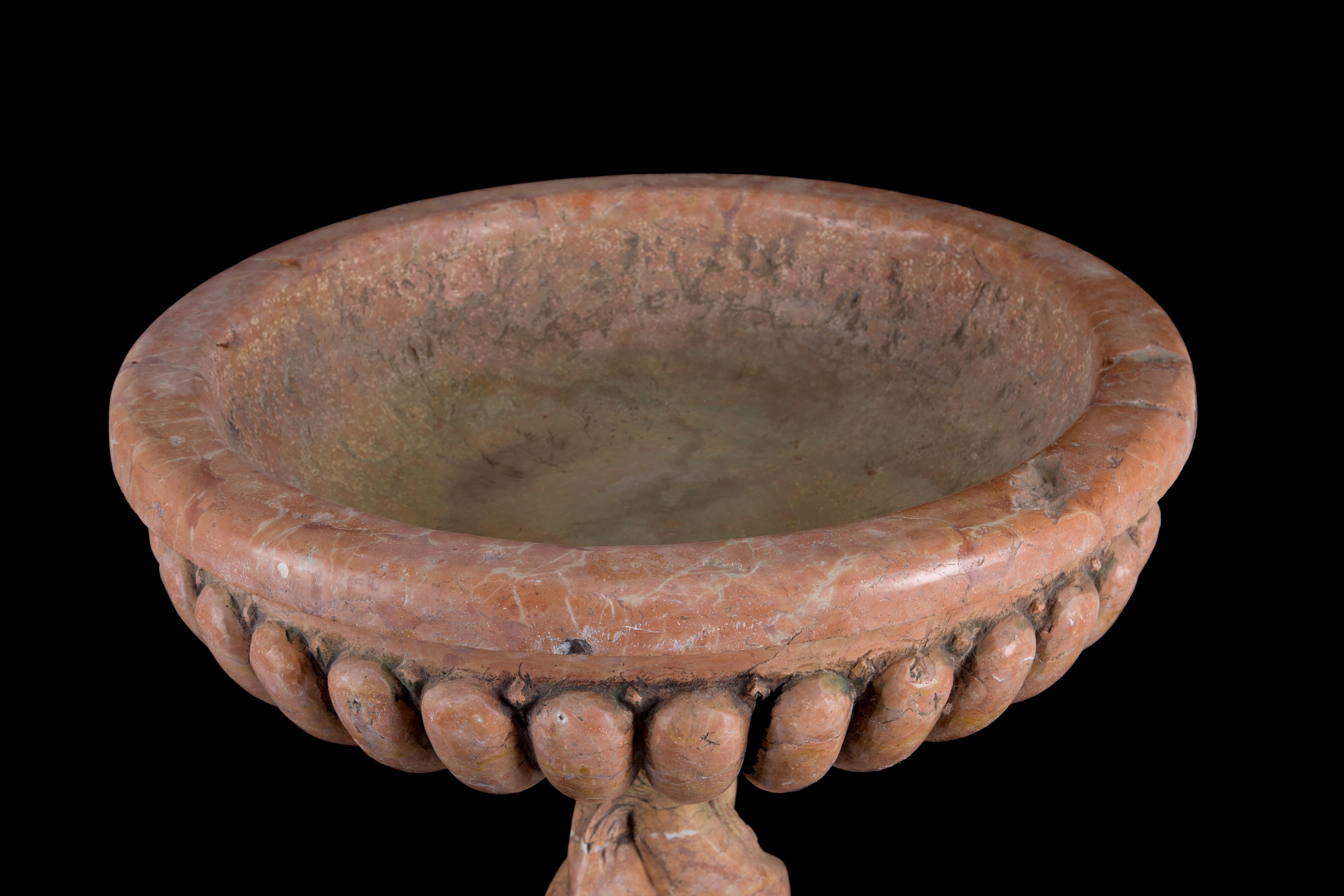 Acquasantiera in Marmo Rosso di Verona