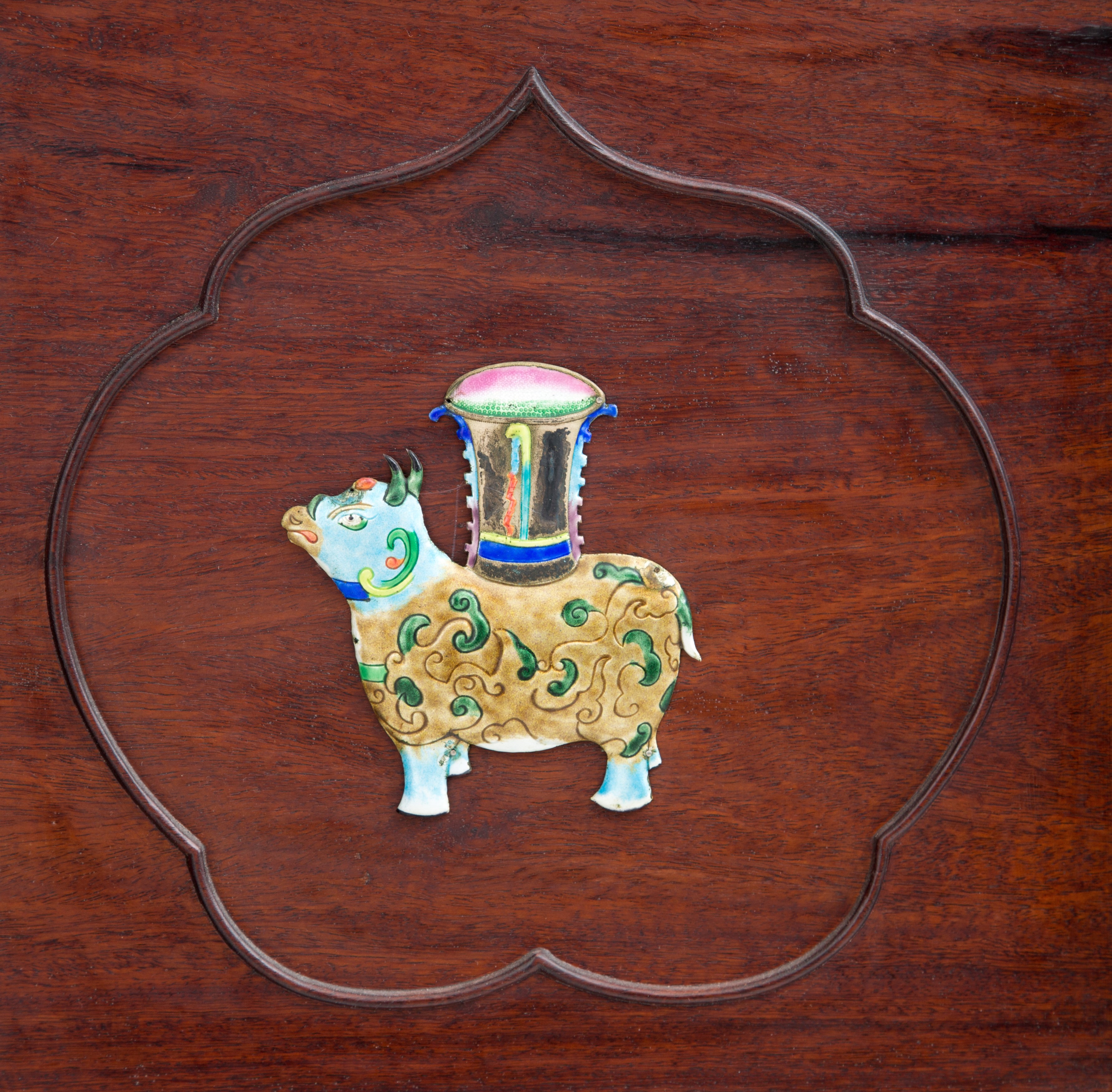 Paravento con placche smaltate