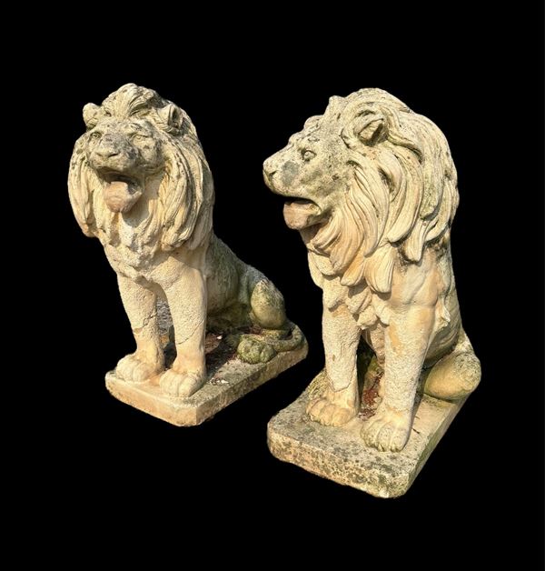 Coppia di sculture "LEONI"