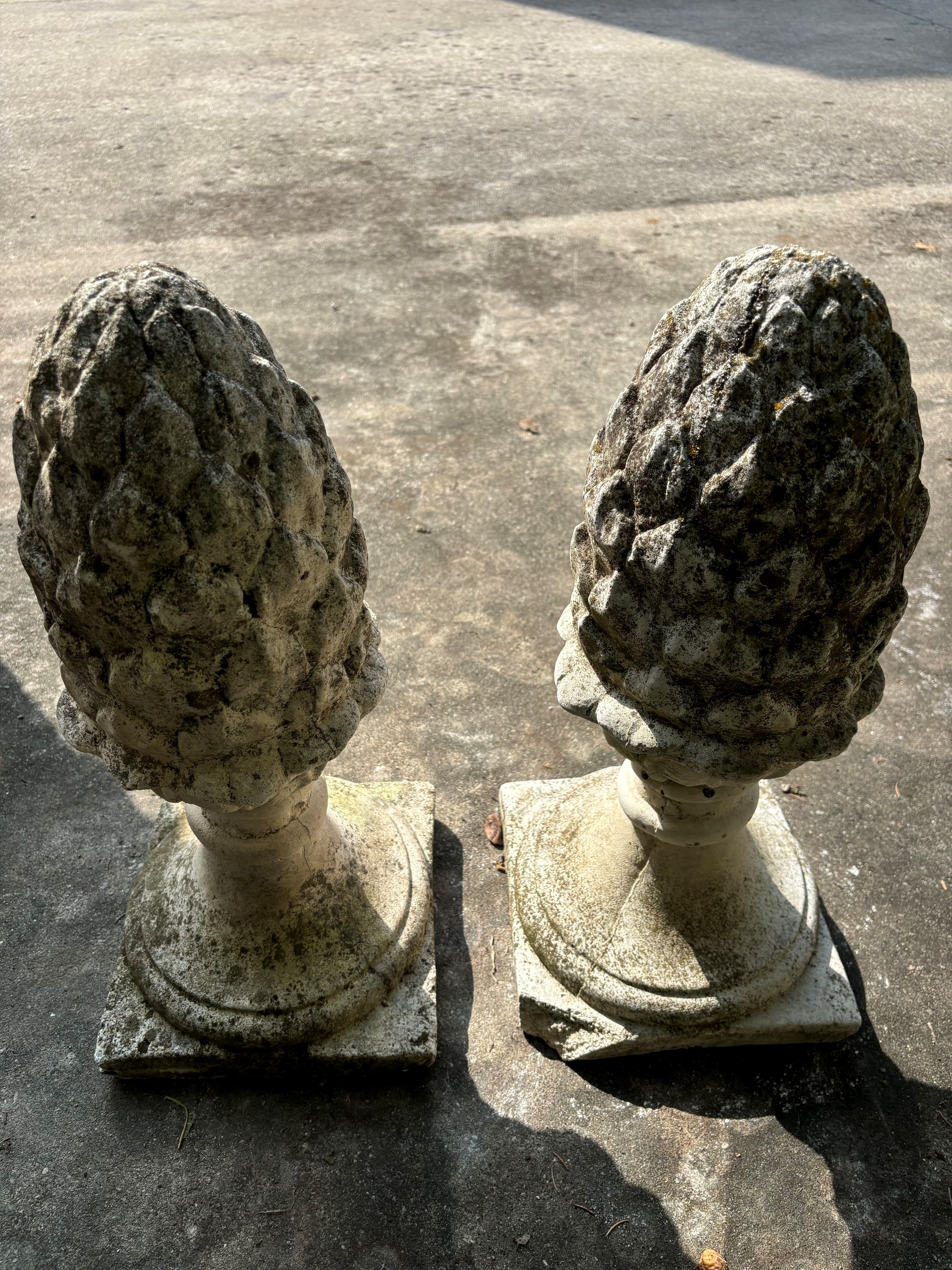Coppia di Sculture "pigne"