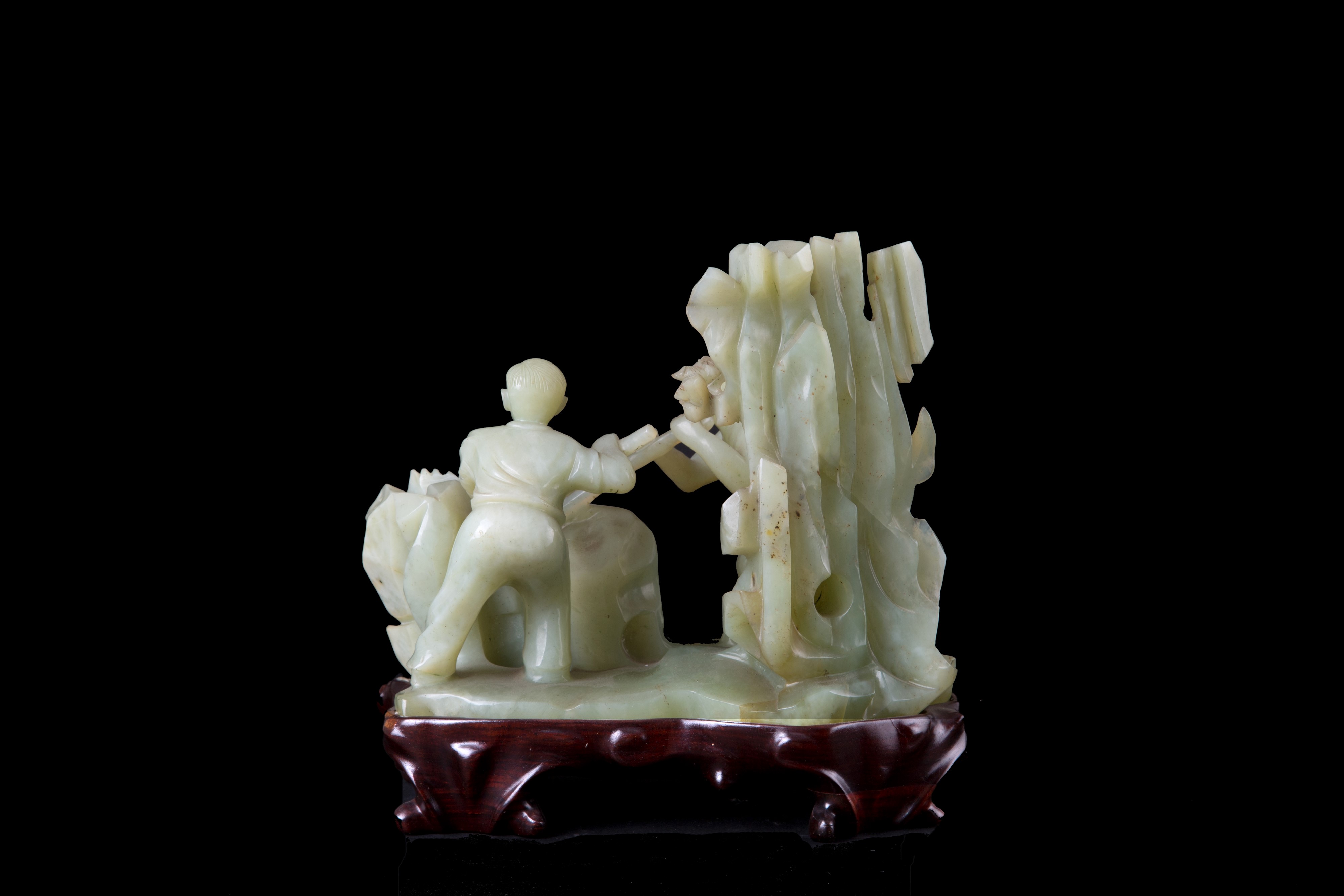 Scultura in giada color Celadon