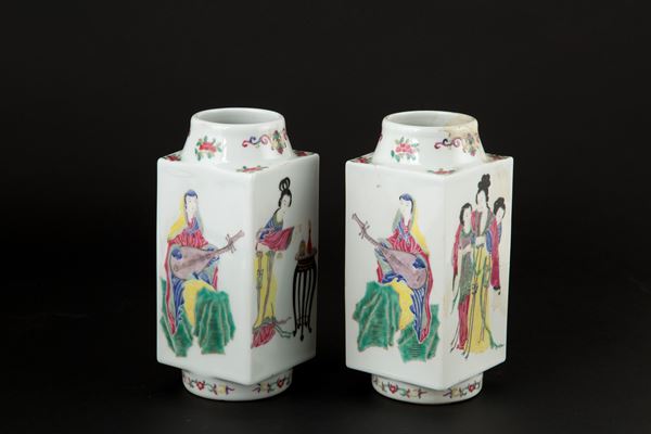 Pair of vases "CHARACTERS"