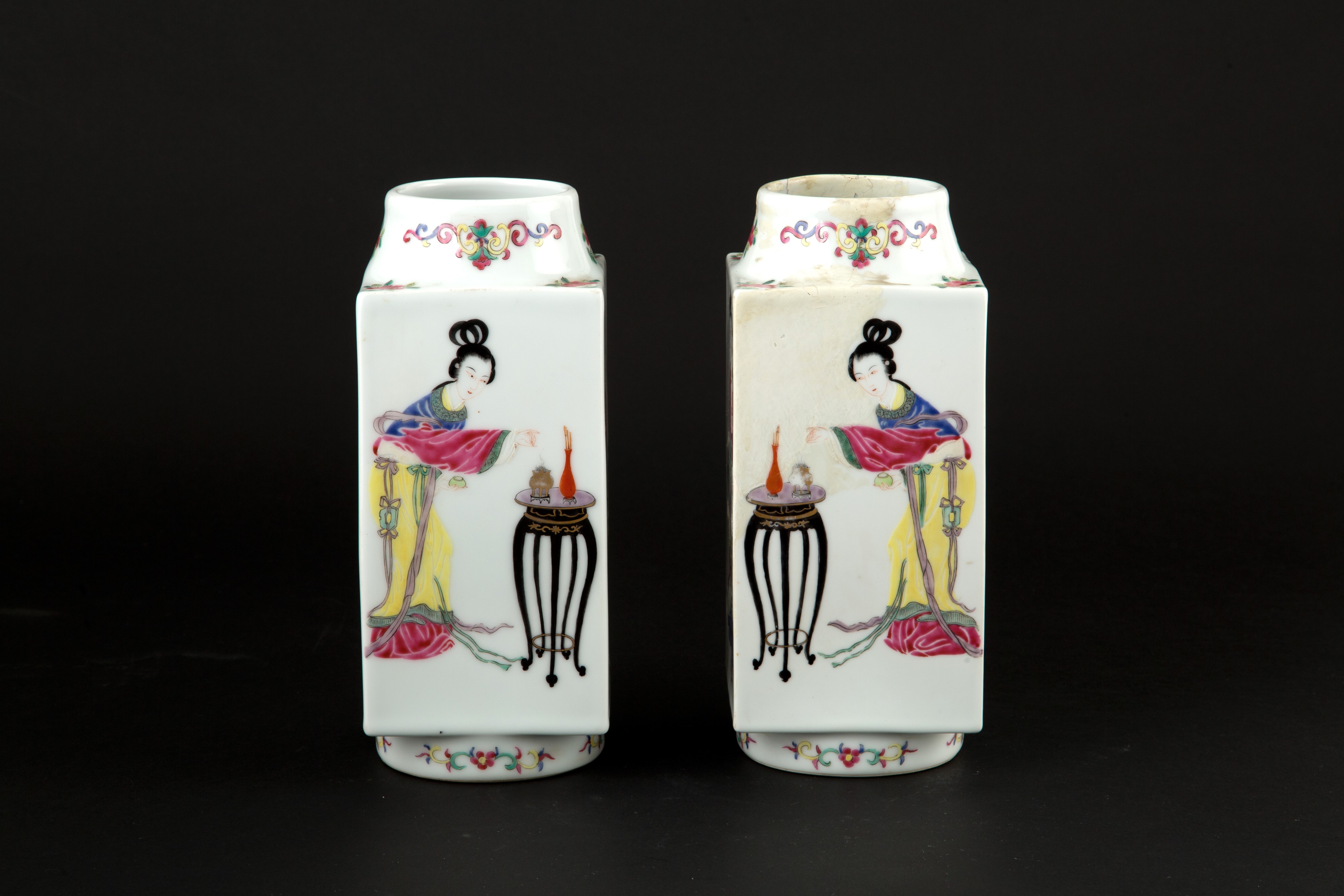 Coppia di vasi "PERSONAGGI"