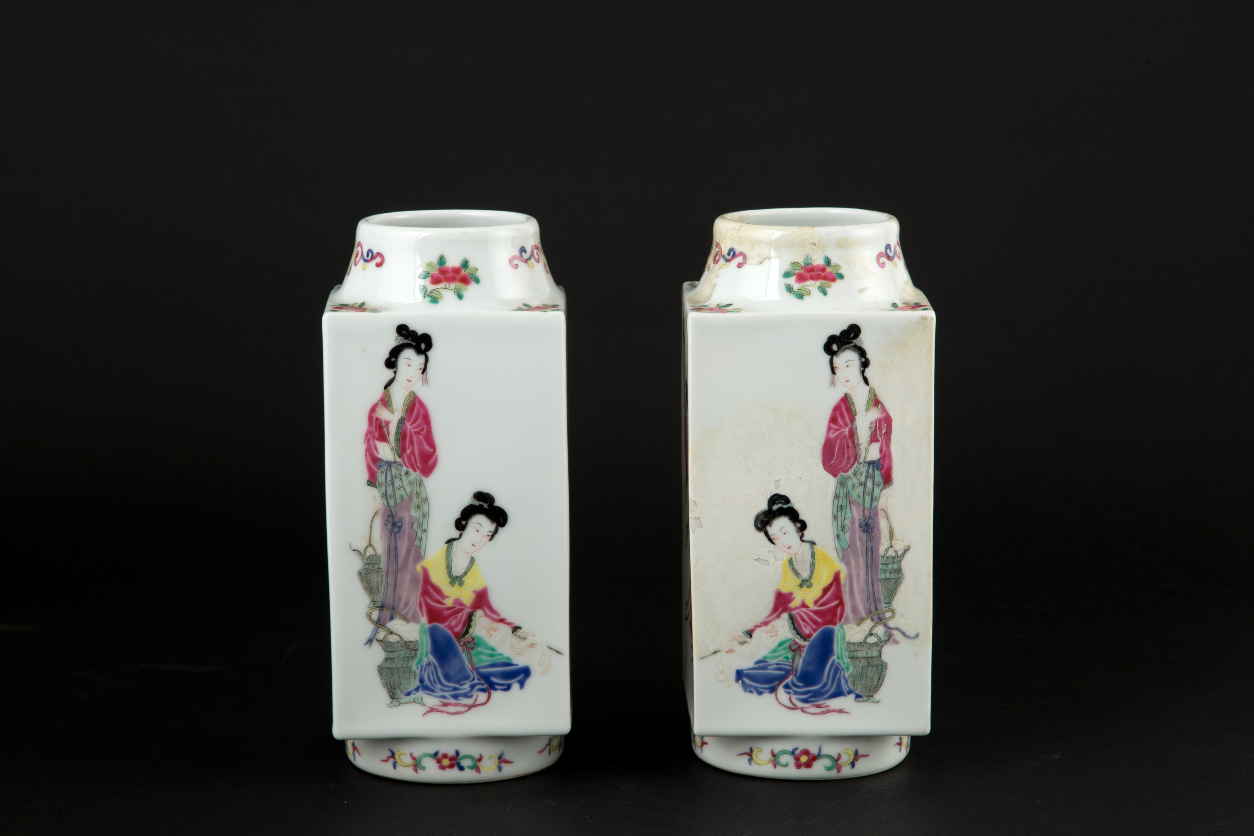 Coppia di vasi "PERSONAGGI"