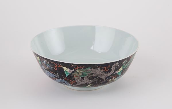 Bowl with dragons