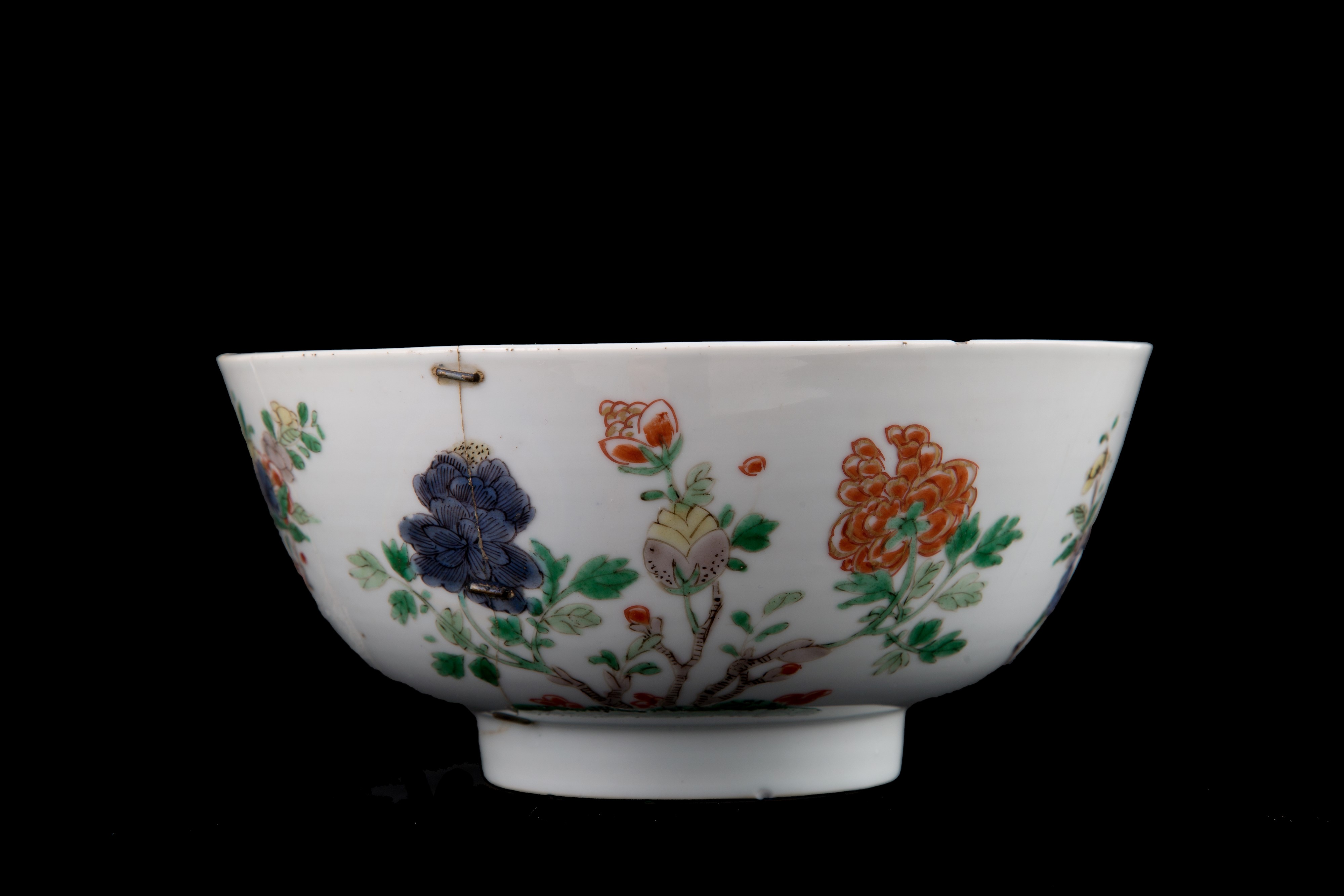 Ciotola a motivi floreali