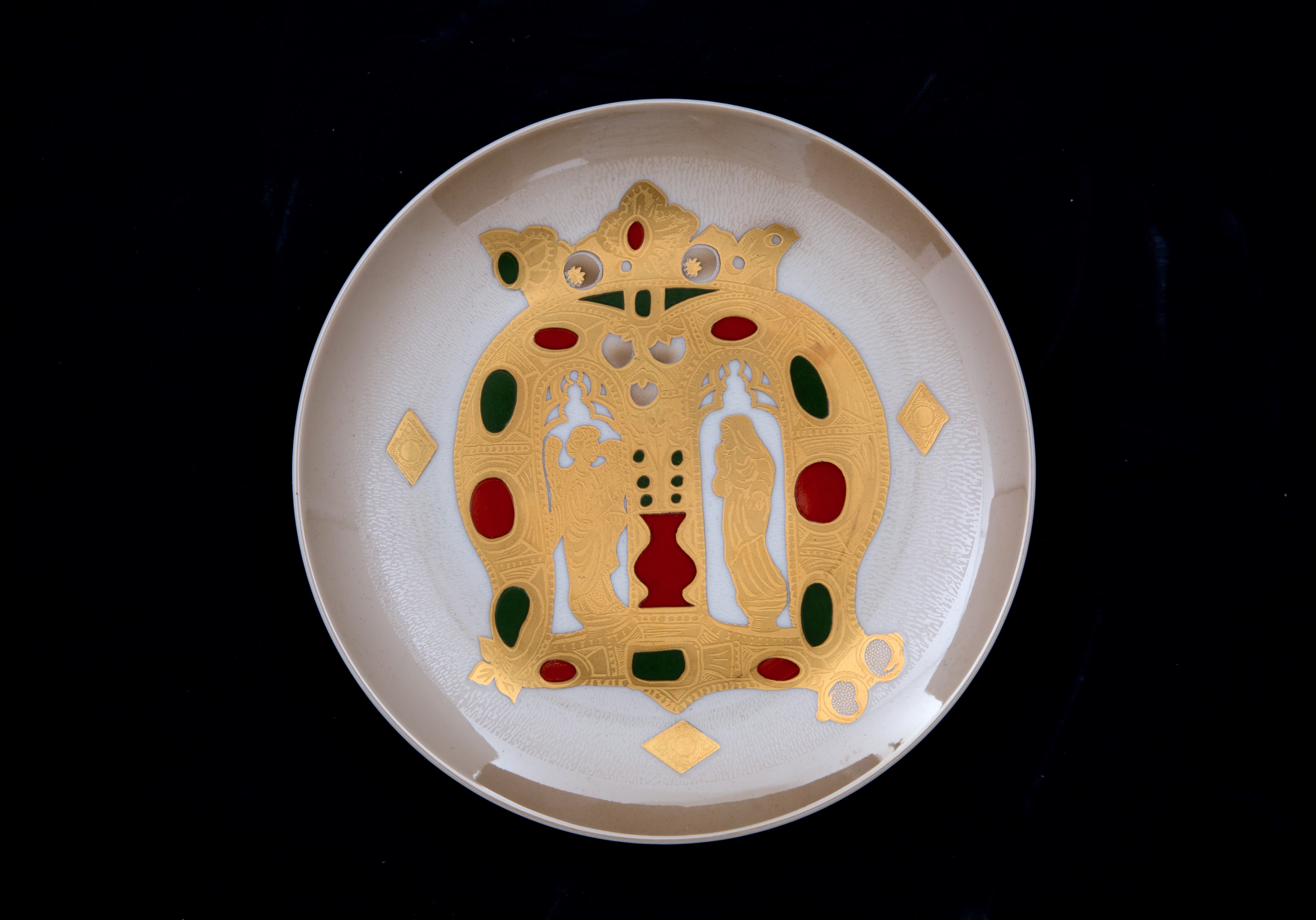 Quattro Piatti in Porcellana Serie 'gioiello'. Morbelli Fine Arts Factory