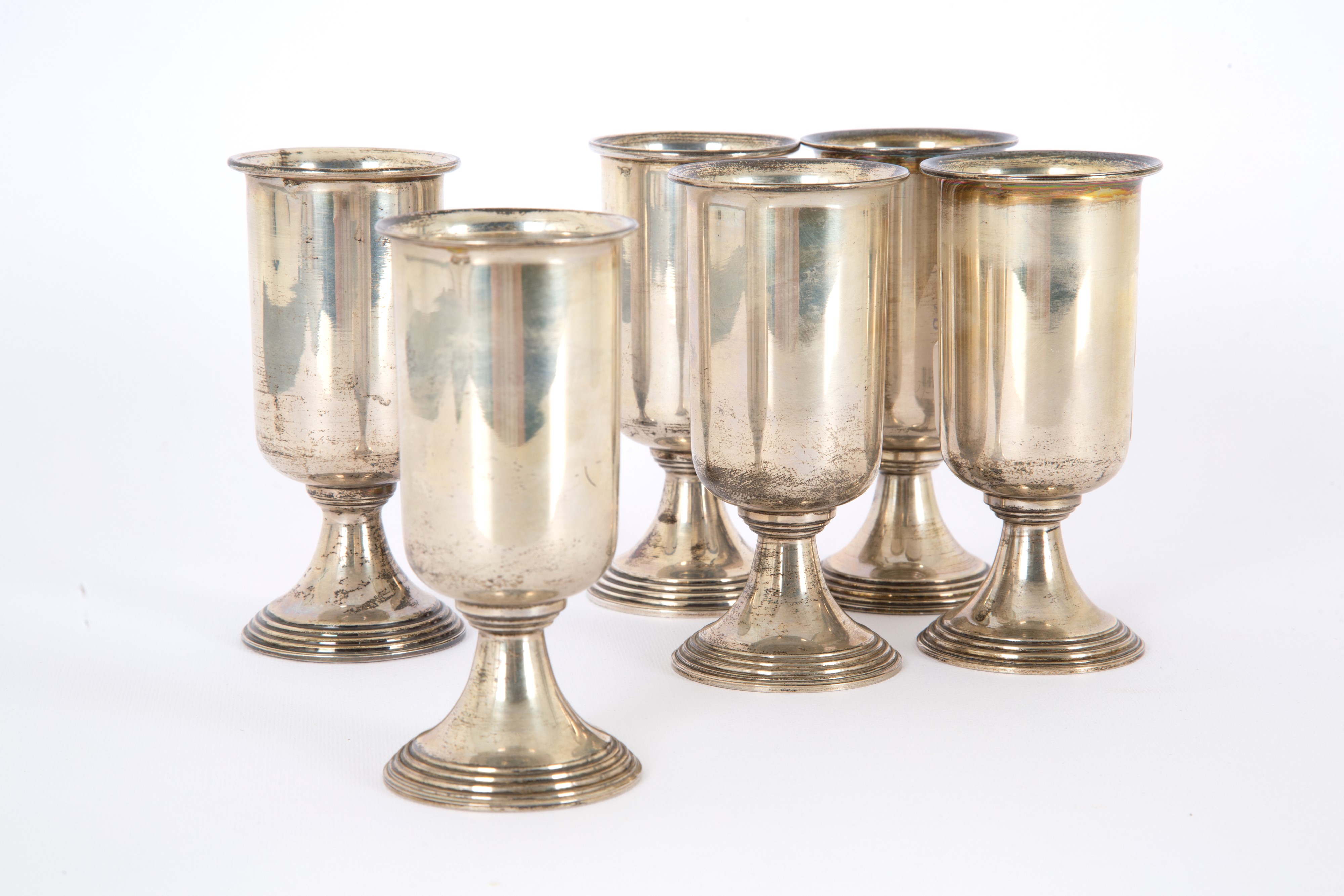 Sei bicchieri in argento 800