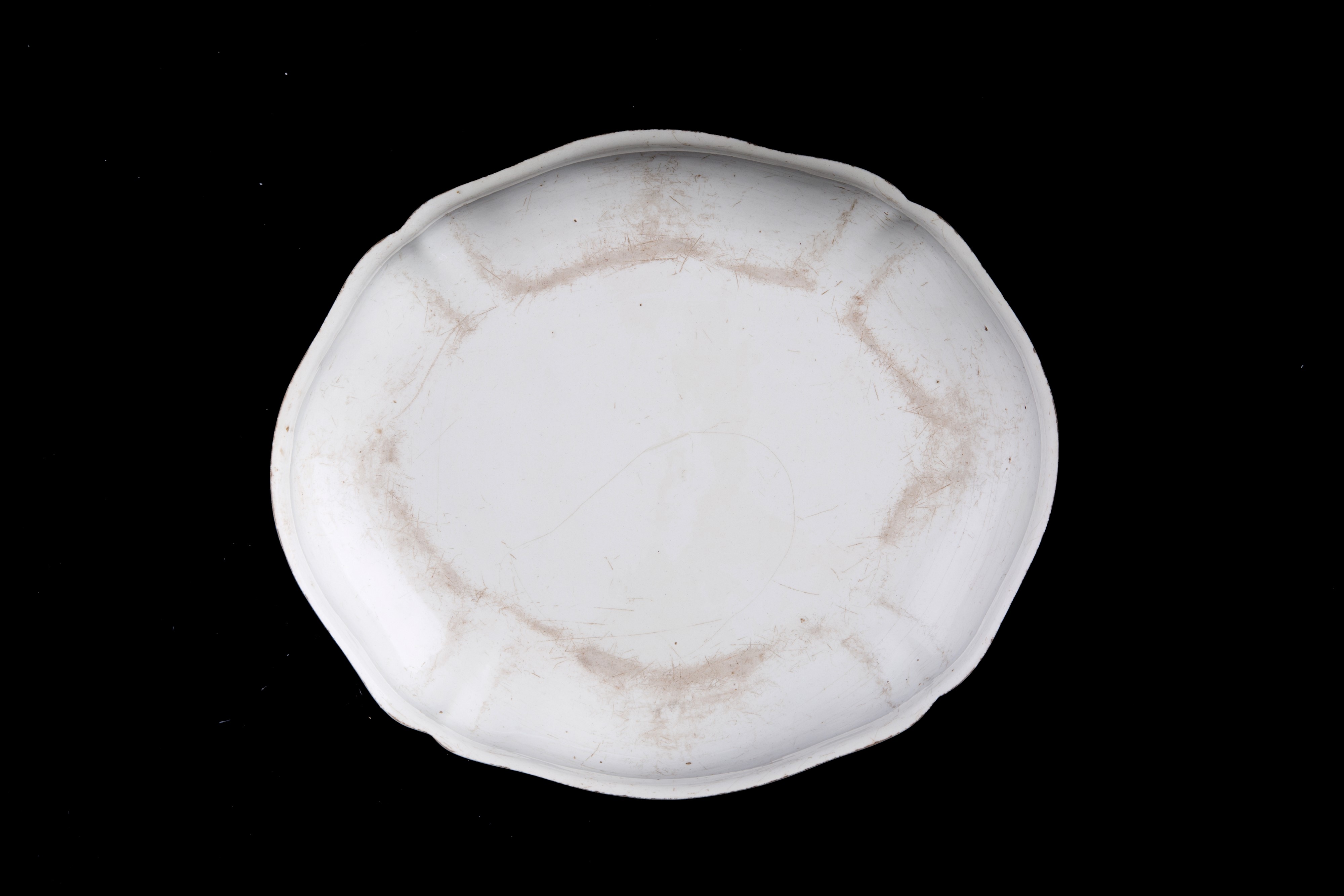 Piatto da portata in maiolica