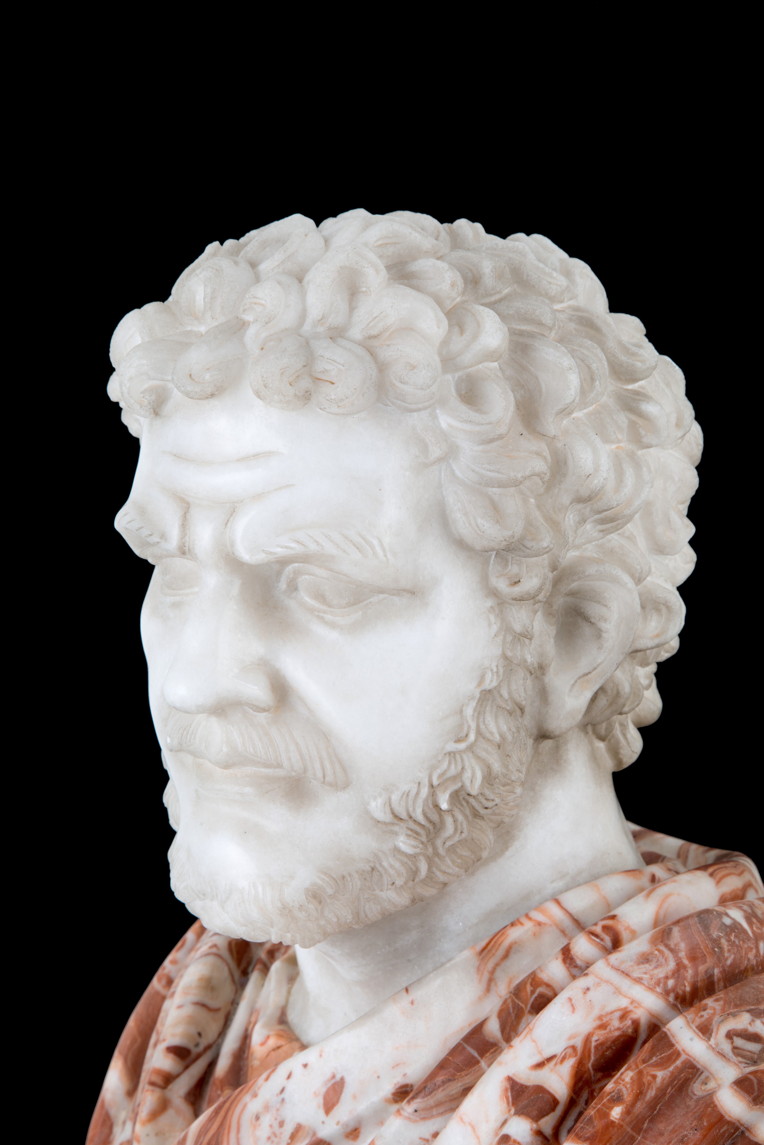 Scultura in Marmi Vari "busto di Imperatore Romano"