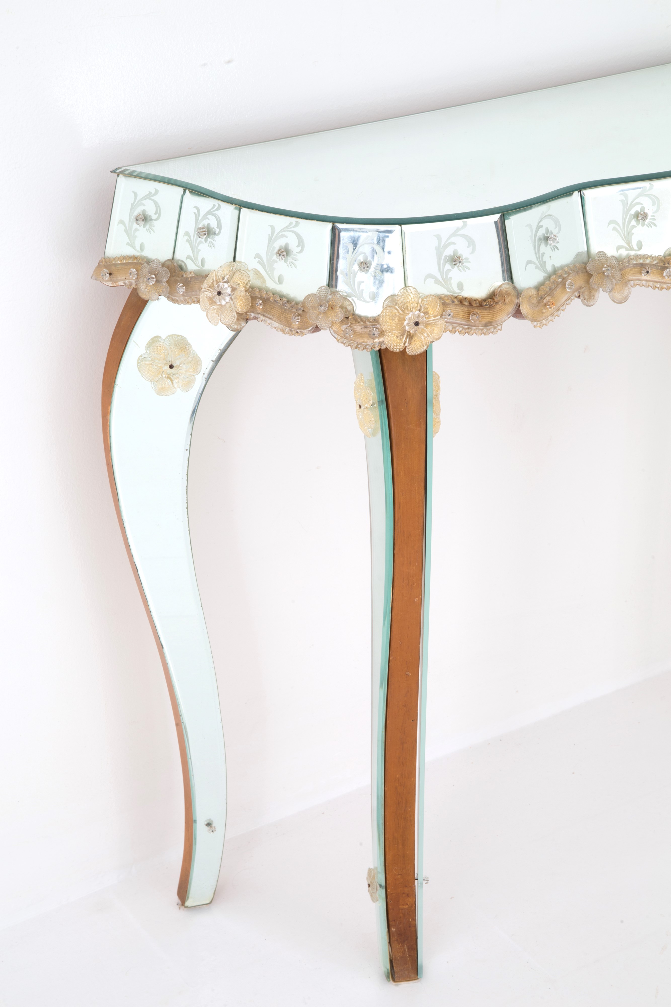 Consolle Rivestita in Vetro di Murano