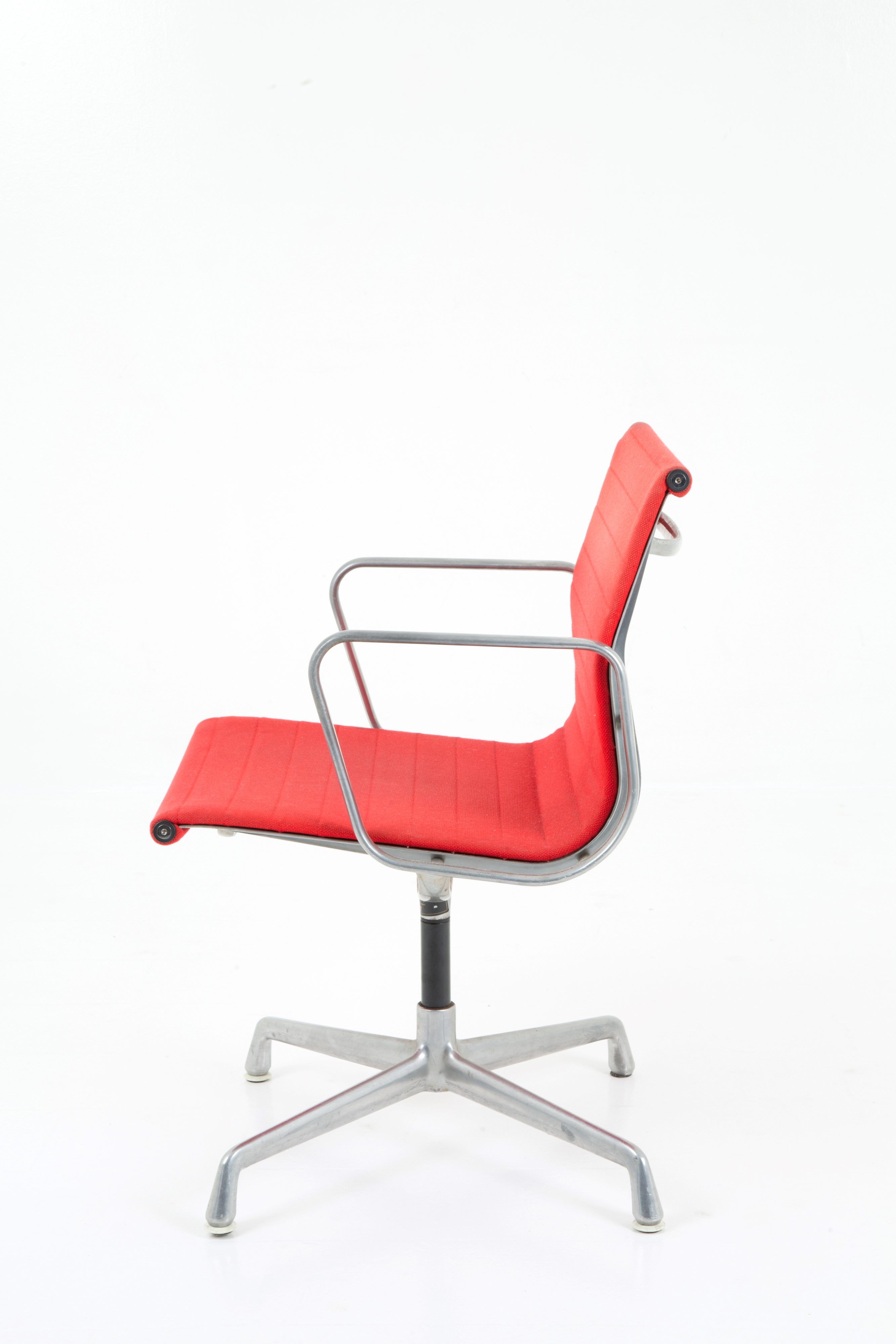 Charles Eames, Ray Eames - Otto Sedie Ea 108 per Icf su Licenza Herman Miller