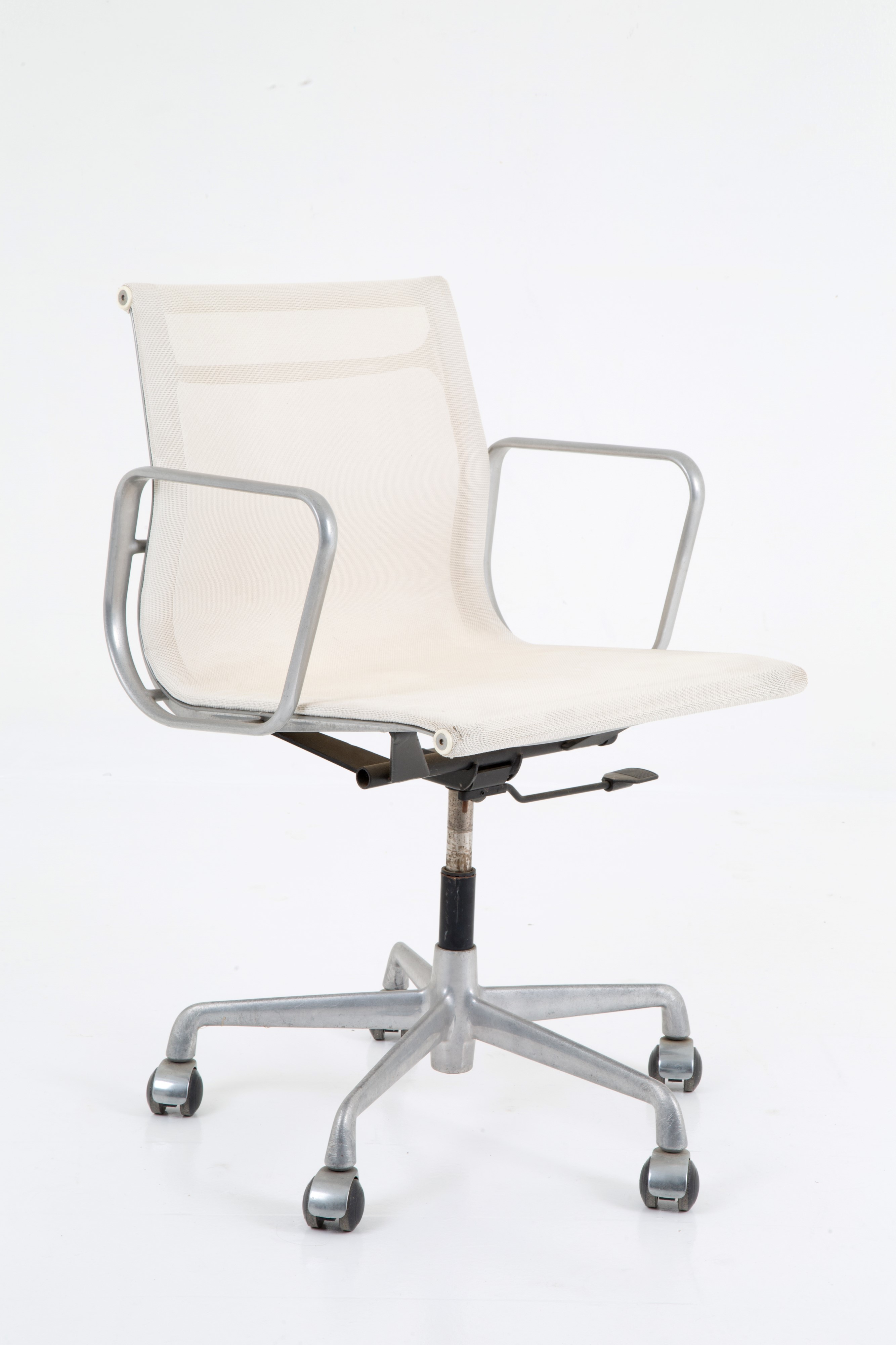 Charles Eames, Ray Eames - Sei Sedie Bianche Ea 117 per Icf