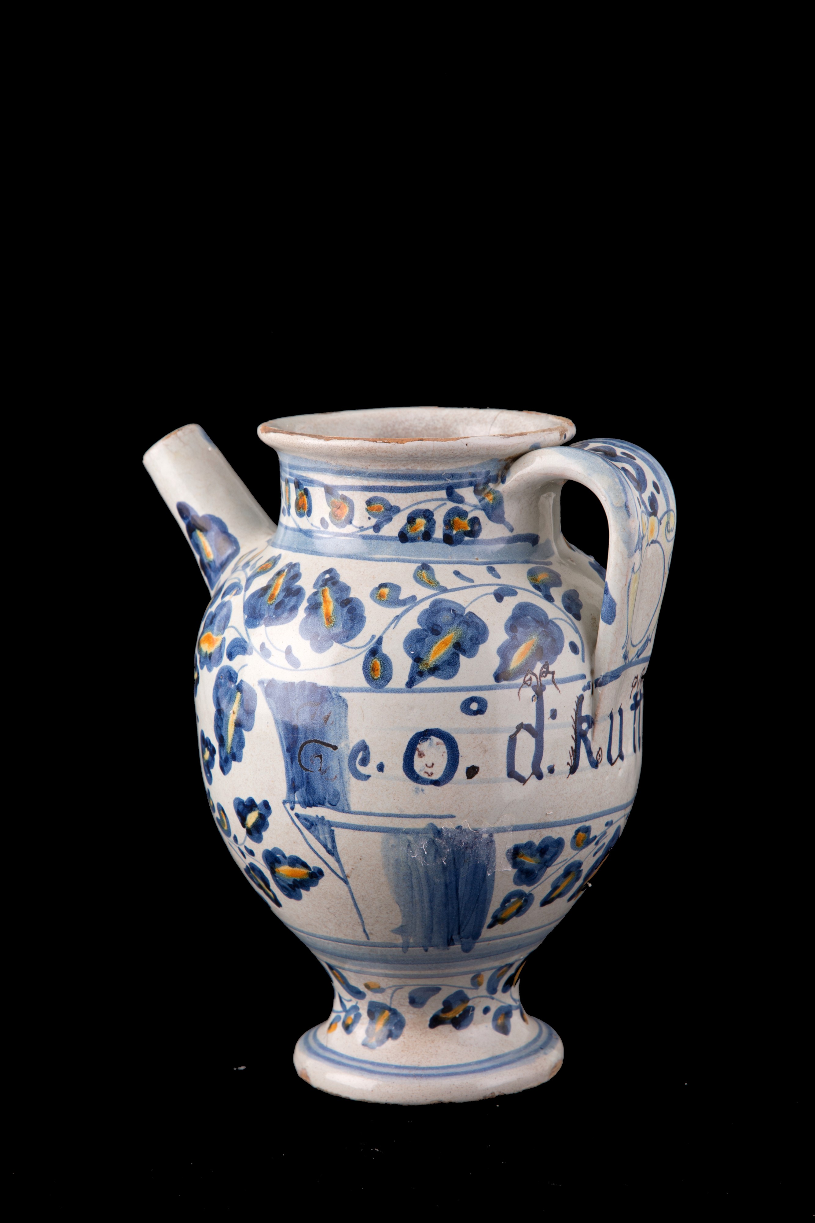Brocca in maiolica gialla e blu
