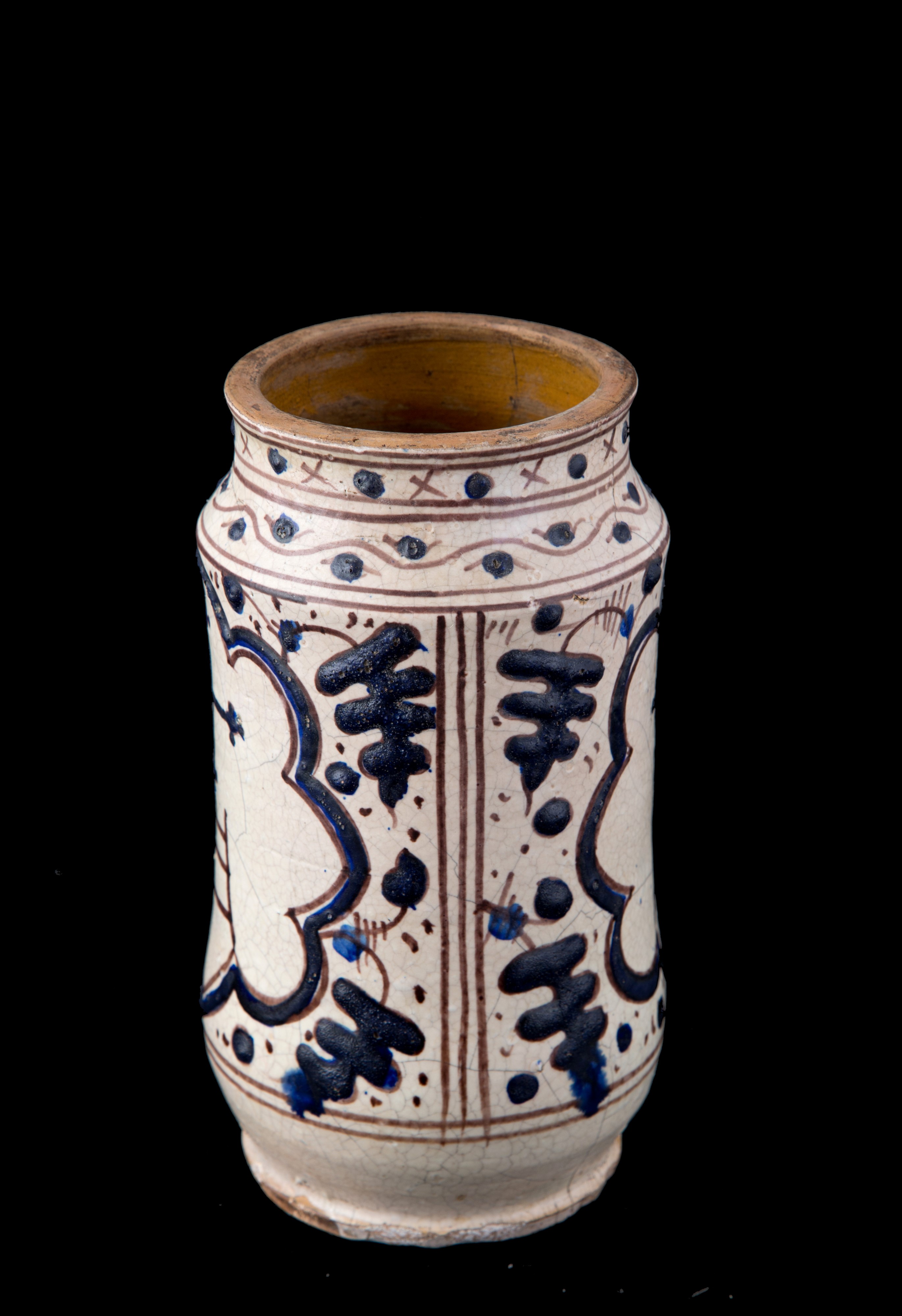 Brocca in Maiolica con Stemma di Santa Maria della Scala