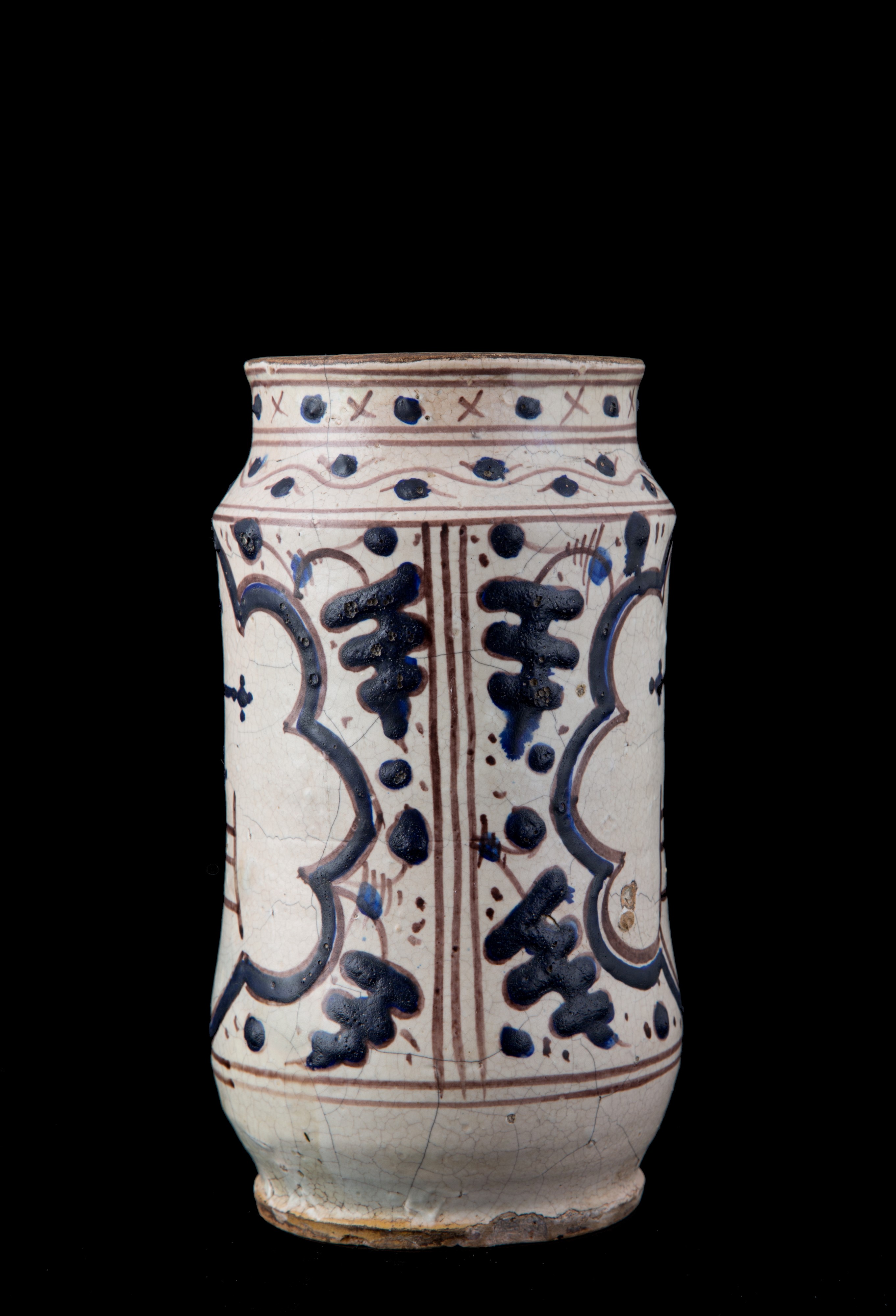 Brocca in Maiolica con Stemma di Santa Maria della Scala